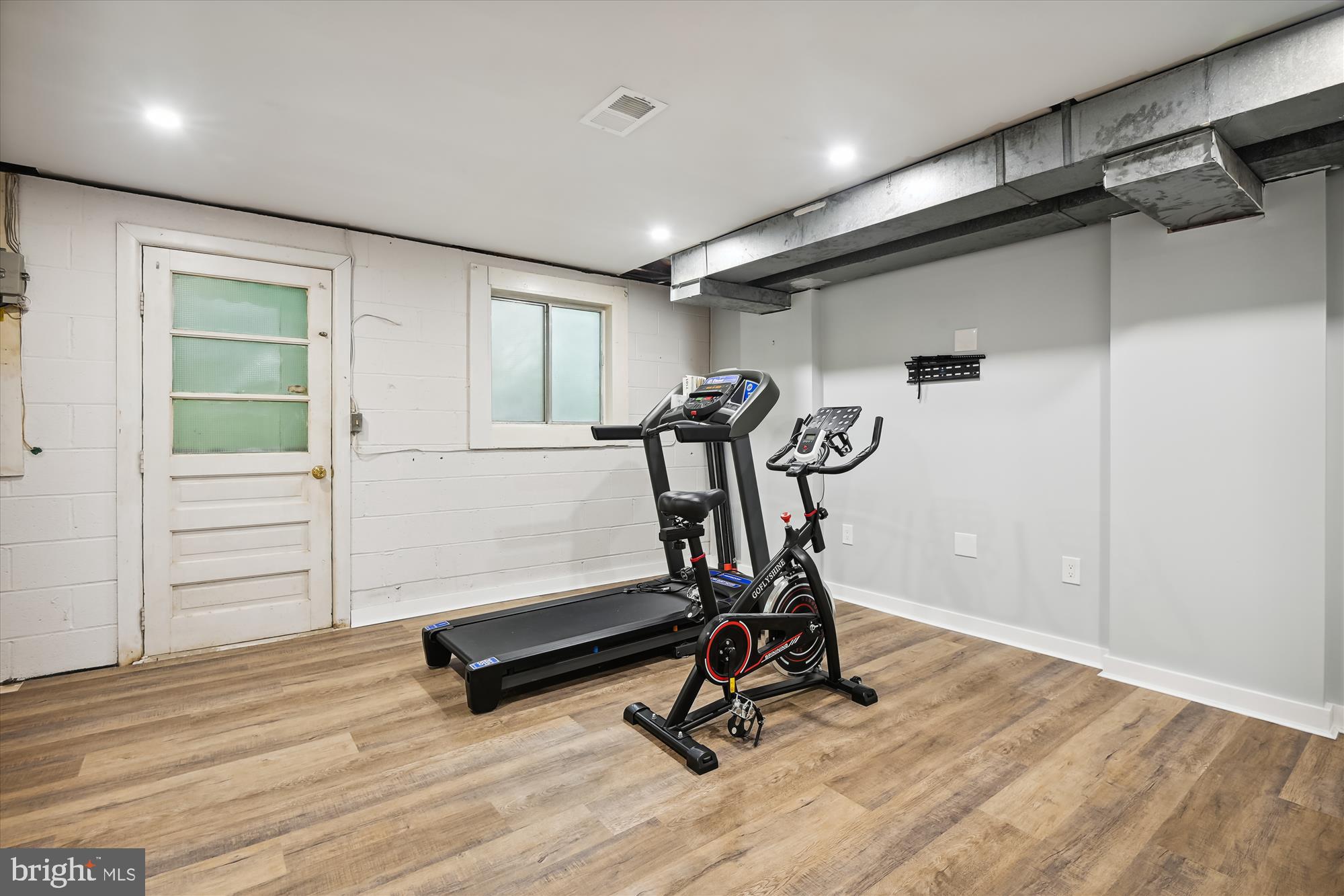 ROLLING KNOLLS - Residential