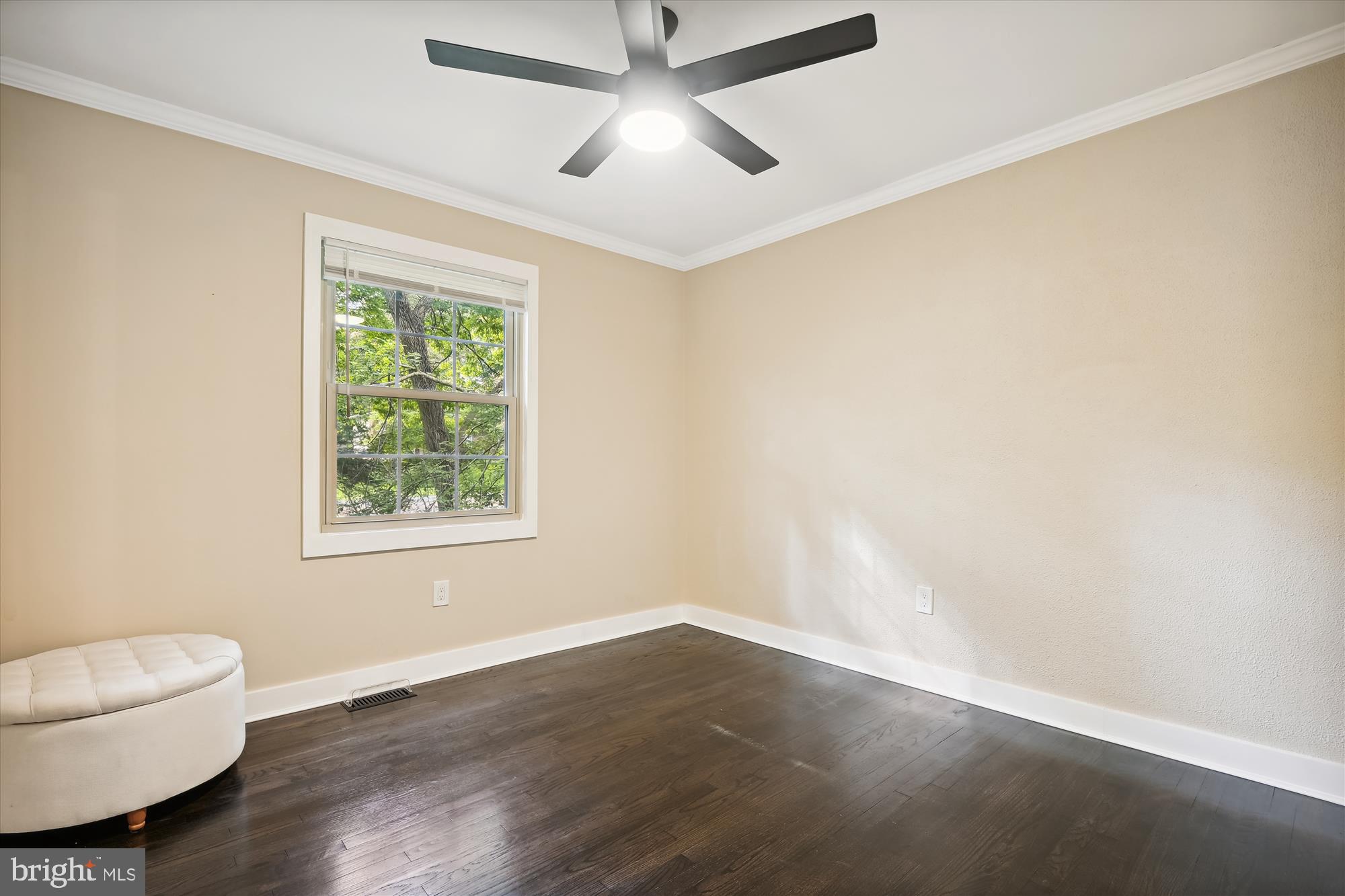 ROLLING KNOLLS - Residential