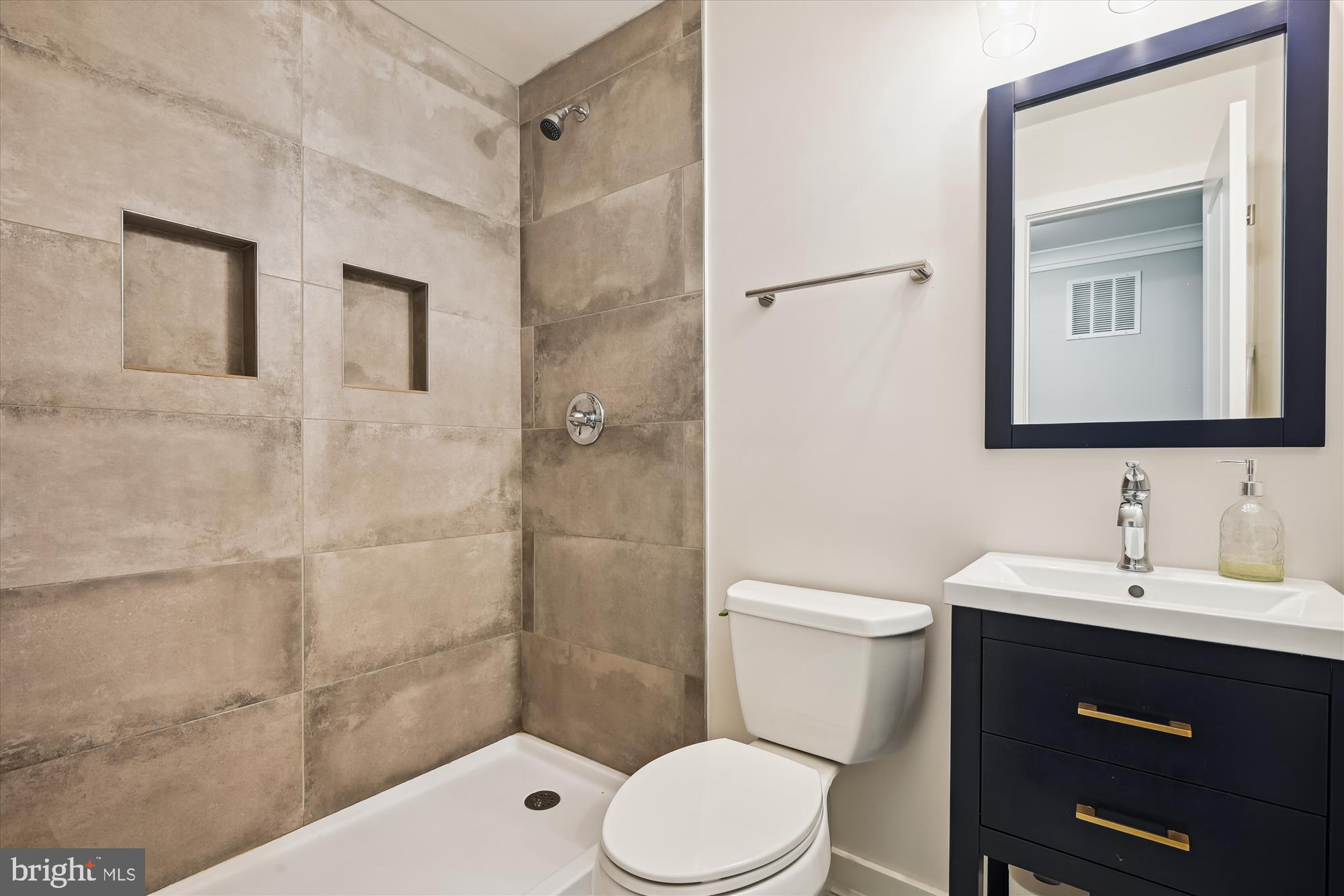 ROLLING KNOLLS - Residential