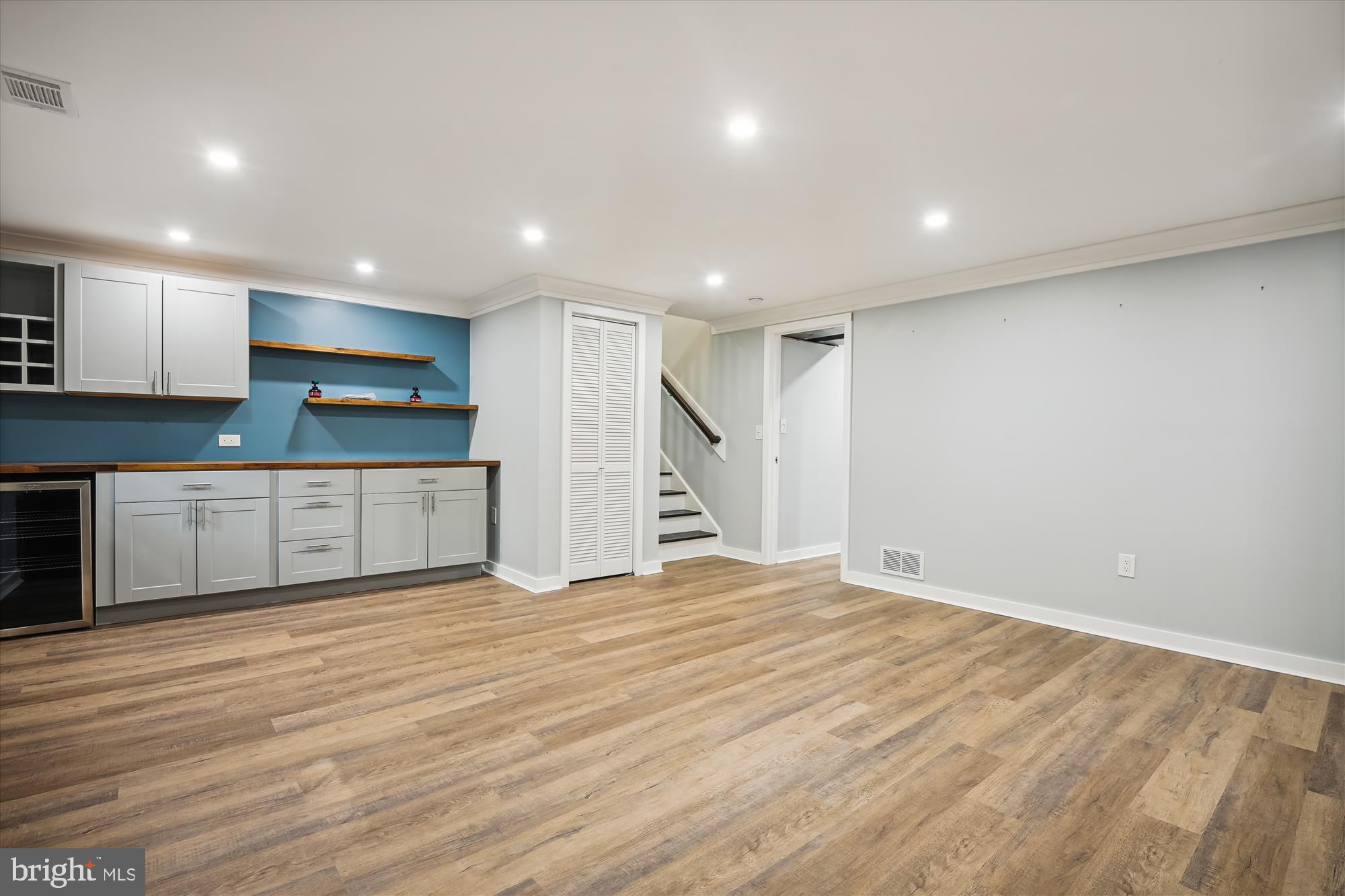 ROLLING KNOLLS - Residential