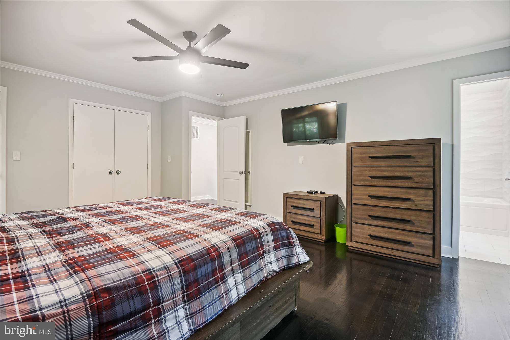 ROLLING KNOLLS - Residential