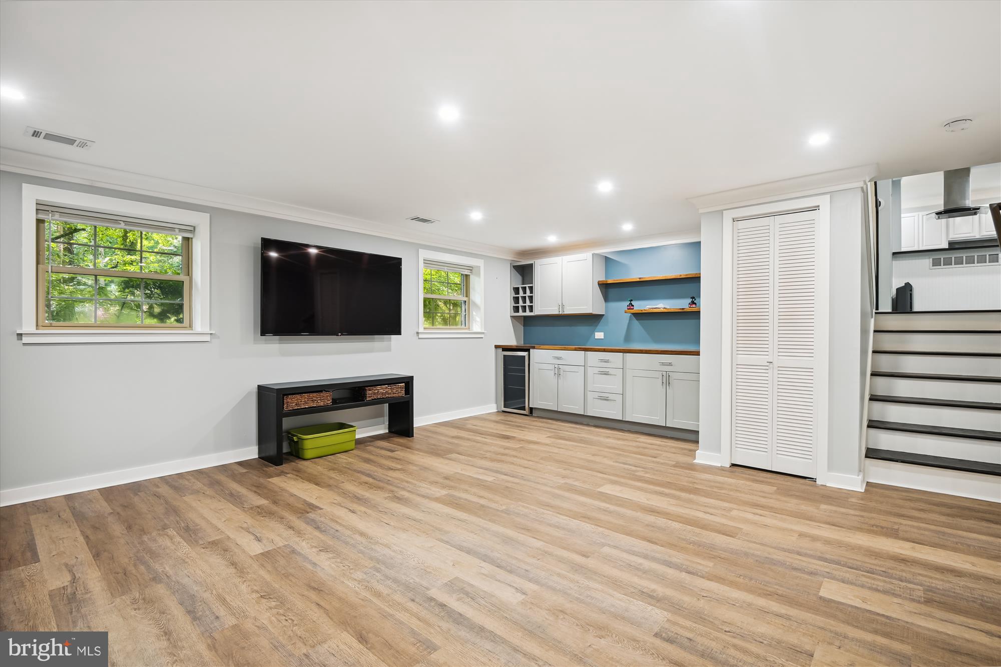 ROLLING KNOLLS - Residential