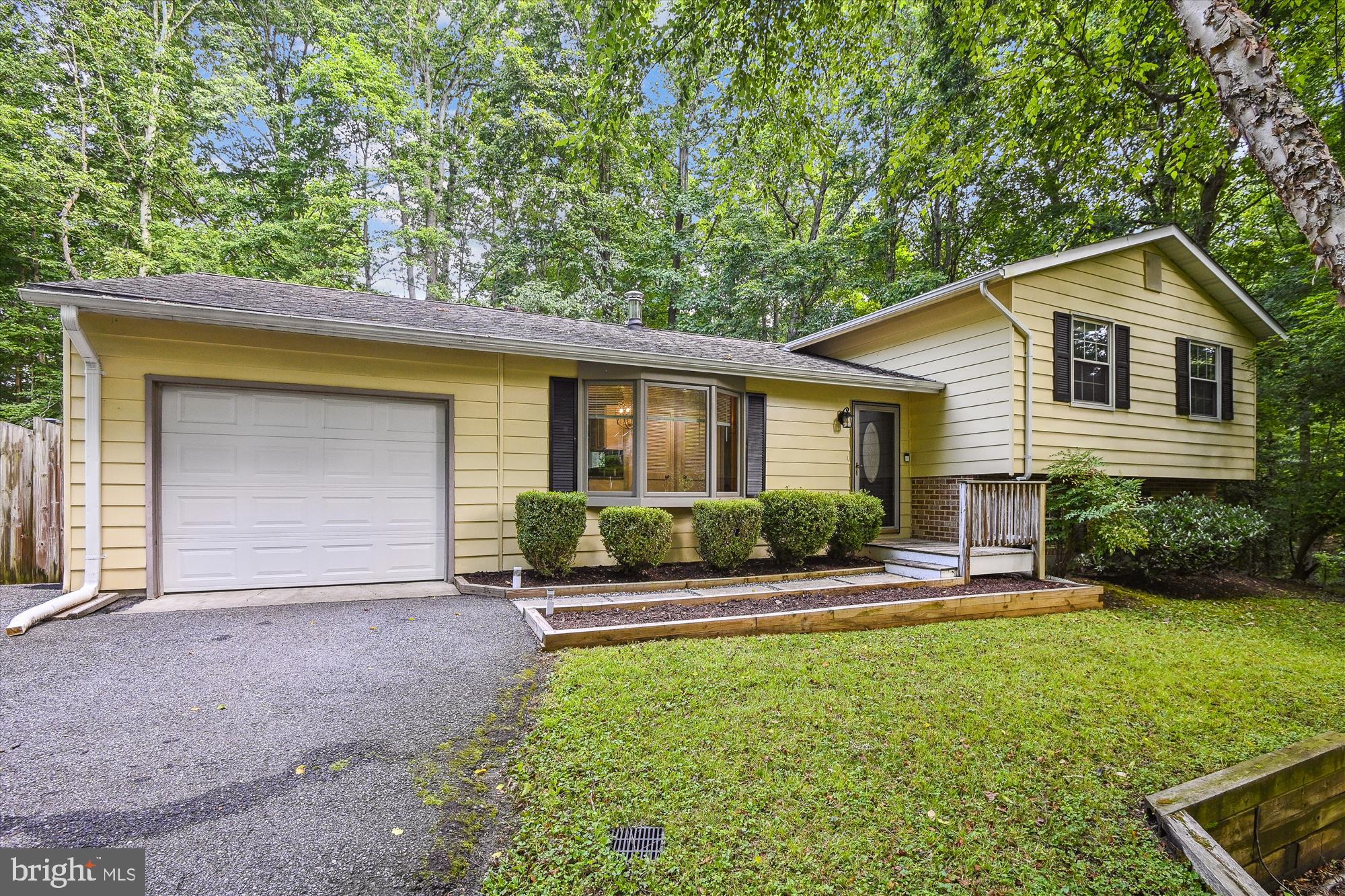 ROLLING KNOLLS - Residential