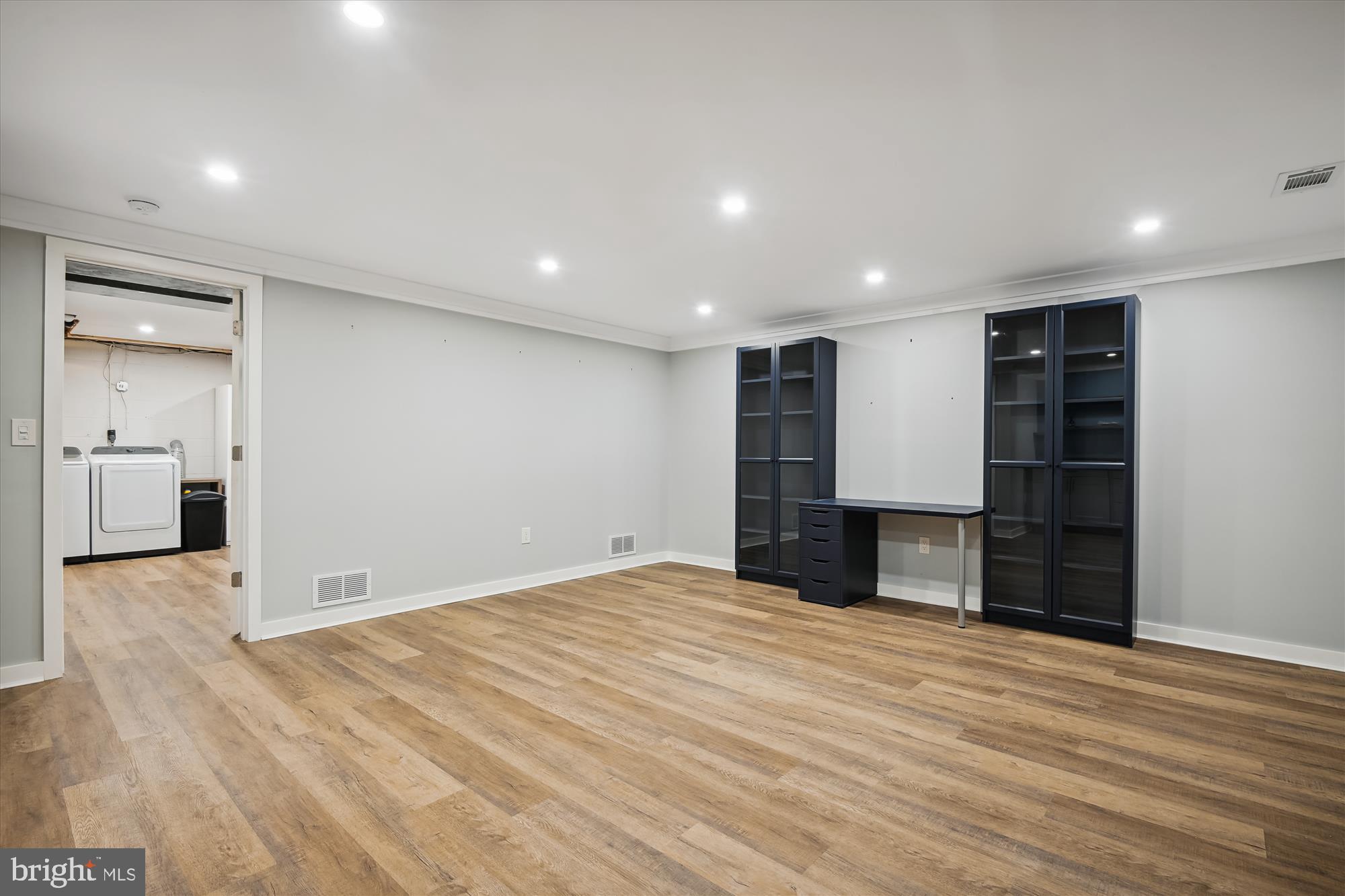 ROLLING KNOLLS - Residential