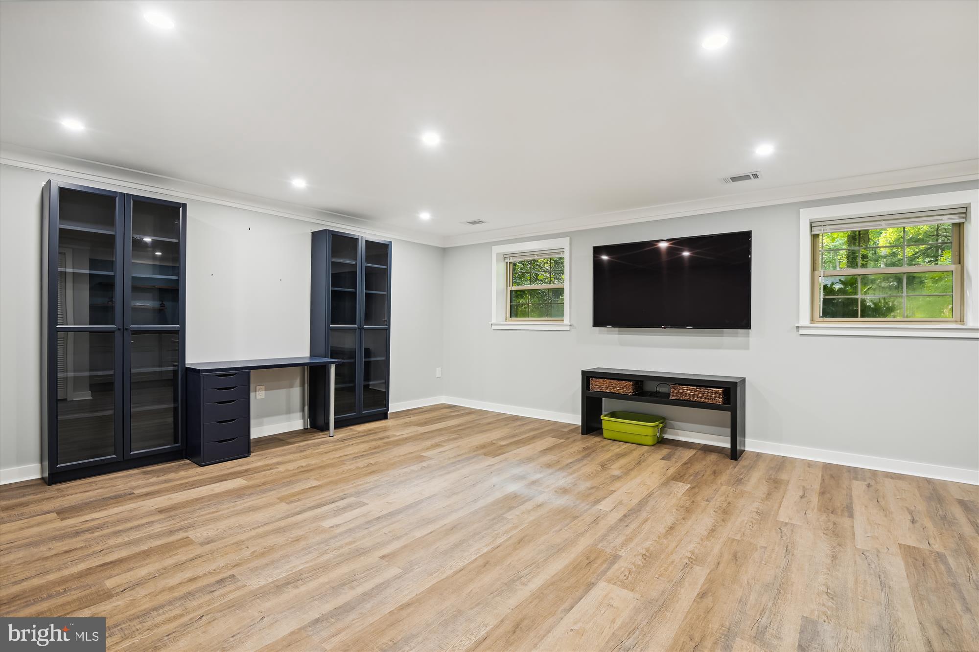 ROLLING KNOLLS - Residential