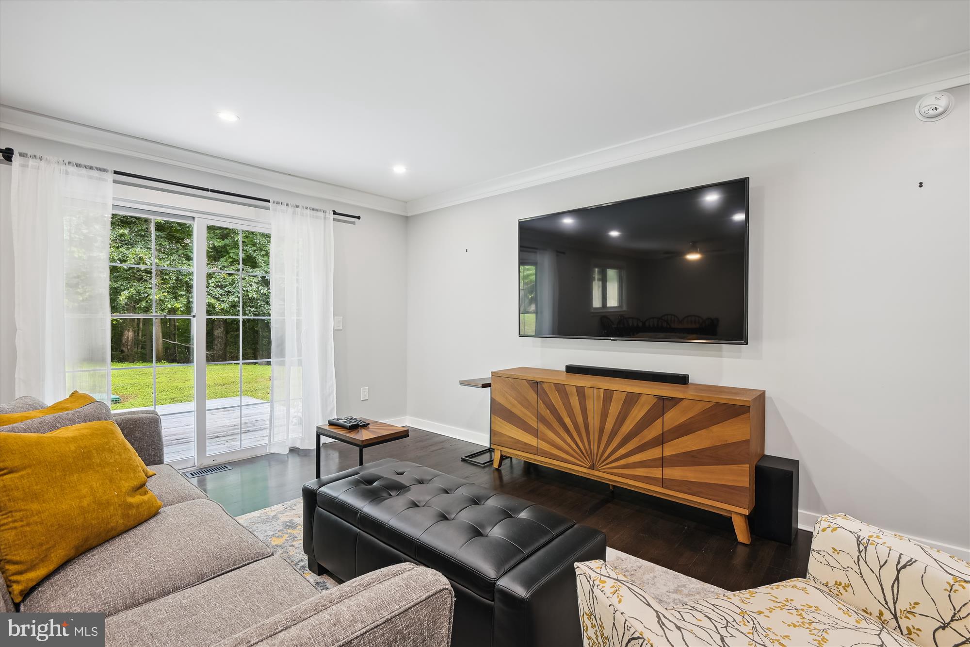 ROLLING KNOLLS - Residential