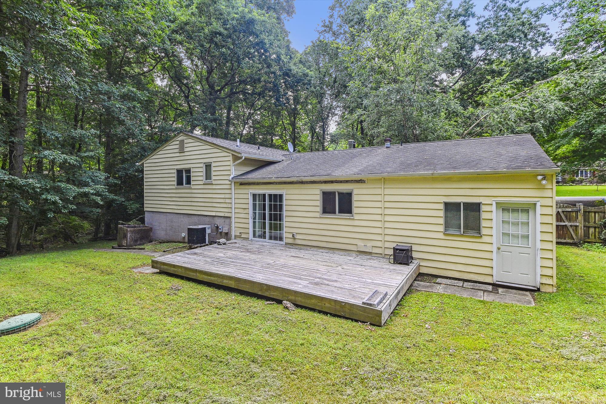 ROLLING KNOLLS - Residential