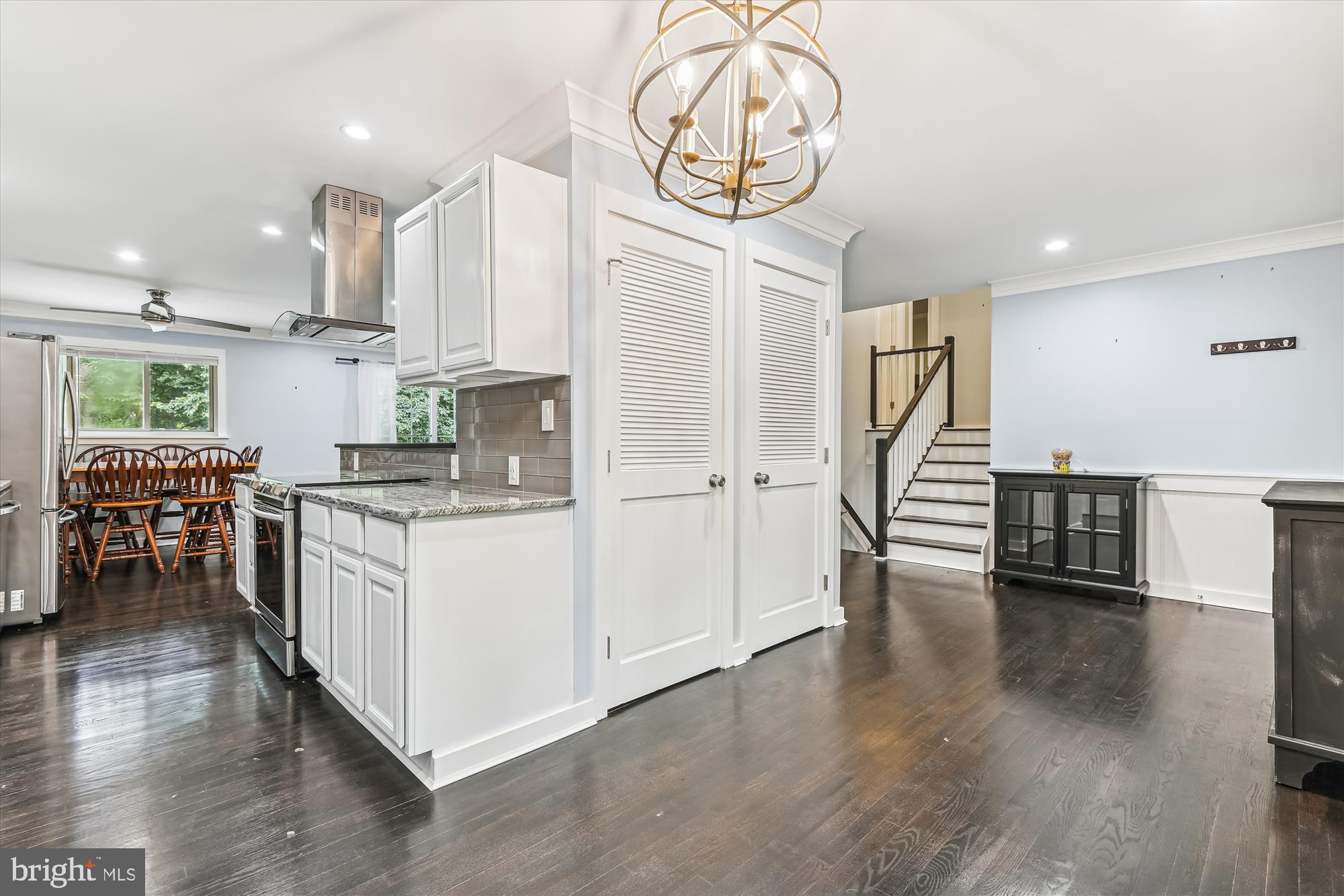 ROLLING KNOLLS - Residential