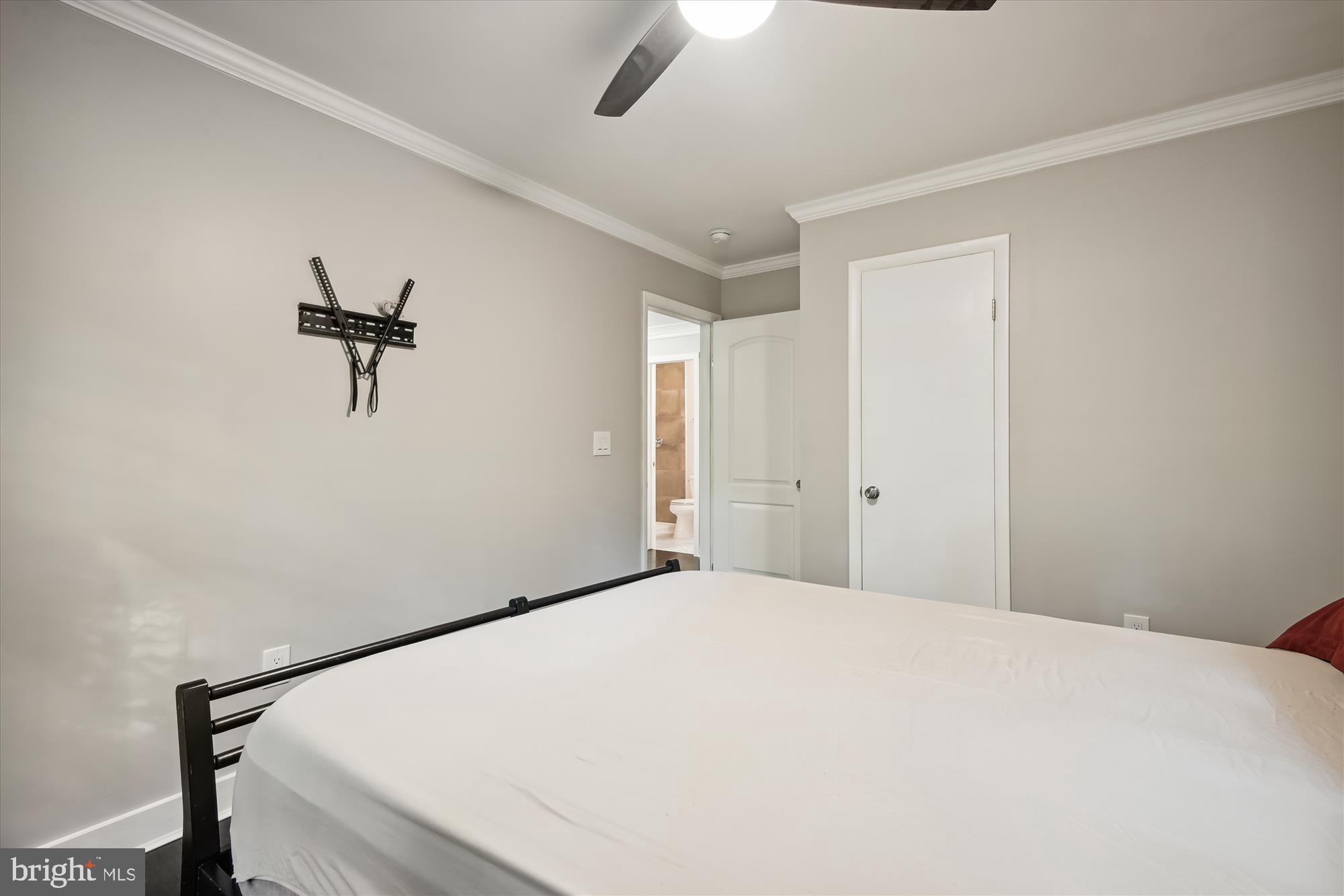 ROLLING KNOLLS - Residential