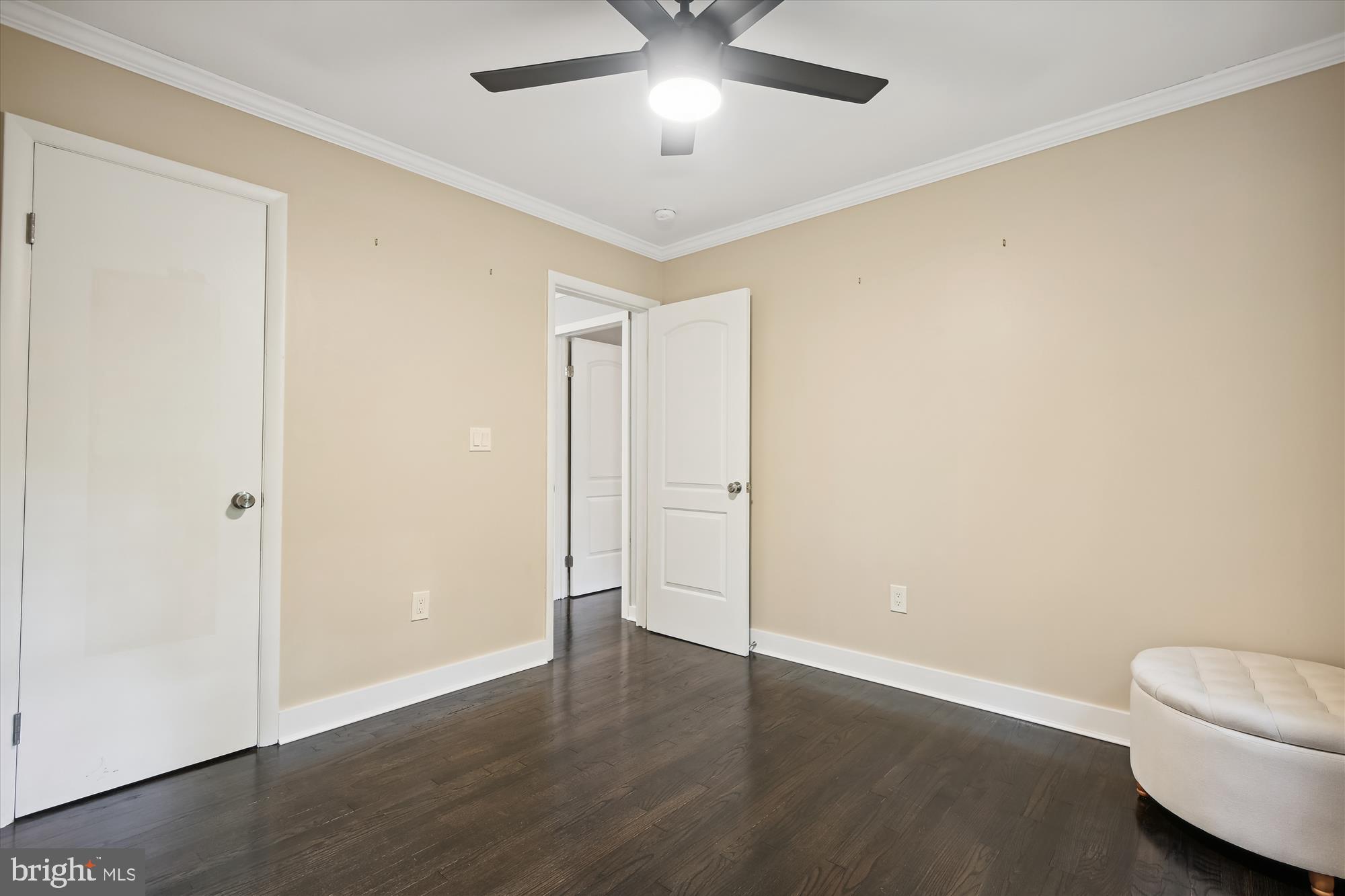 ROLLING KNOLLS - Residential