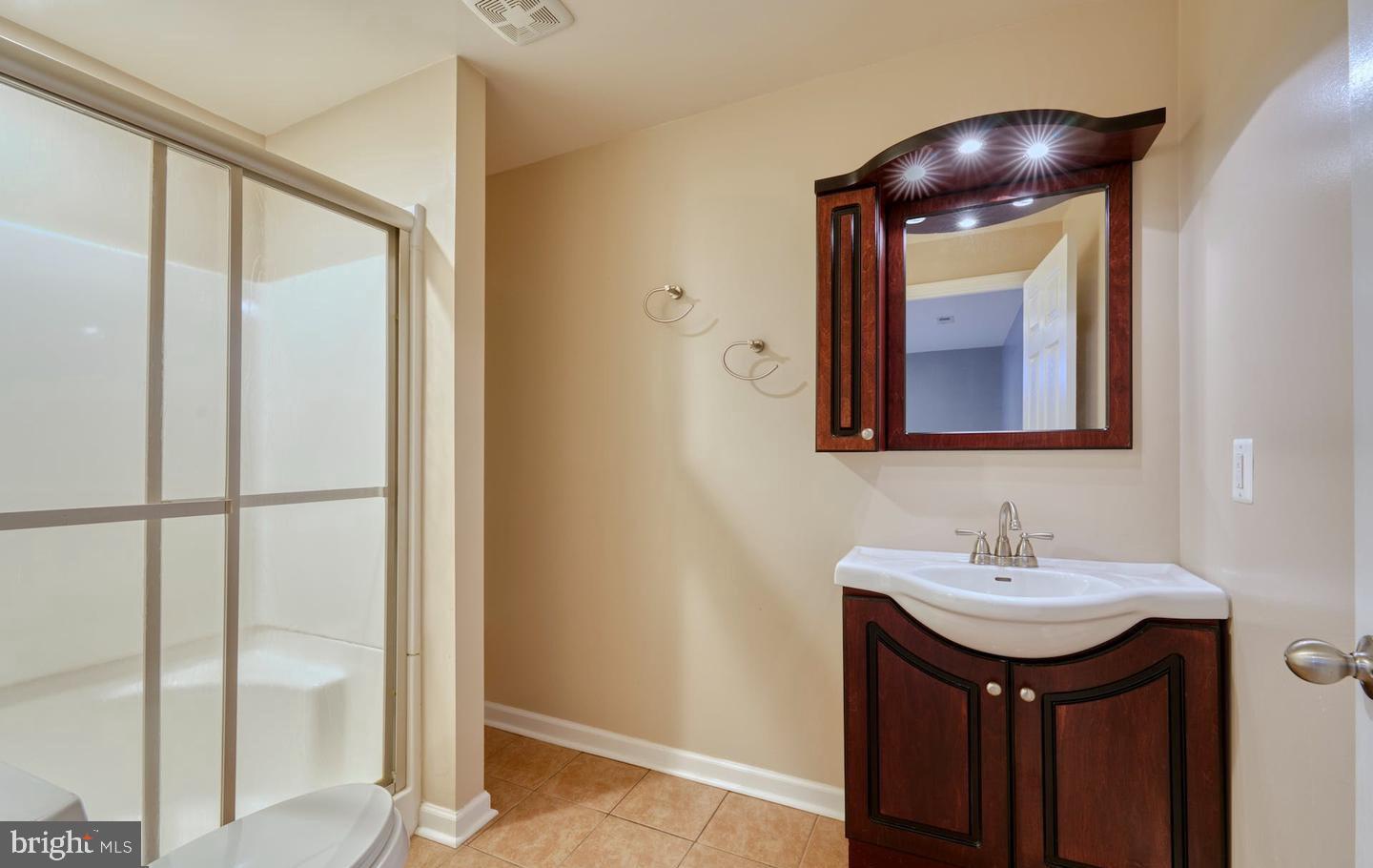 NEW TOWN MEADOWS - Residential Lease