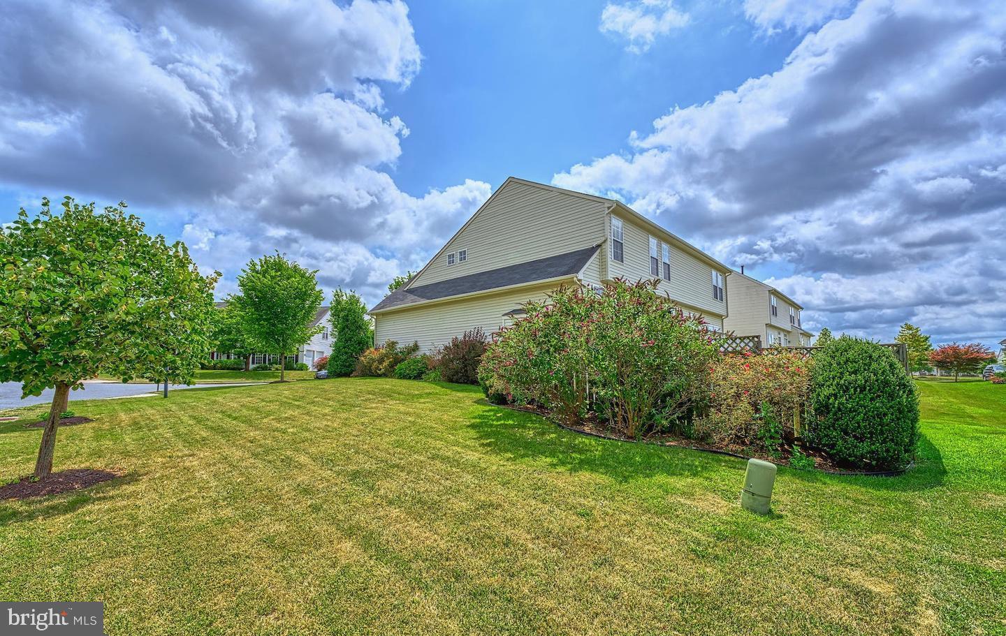 NEW TOWN MEADOWS - Residential Lease