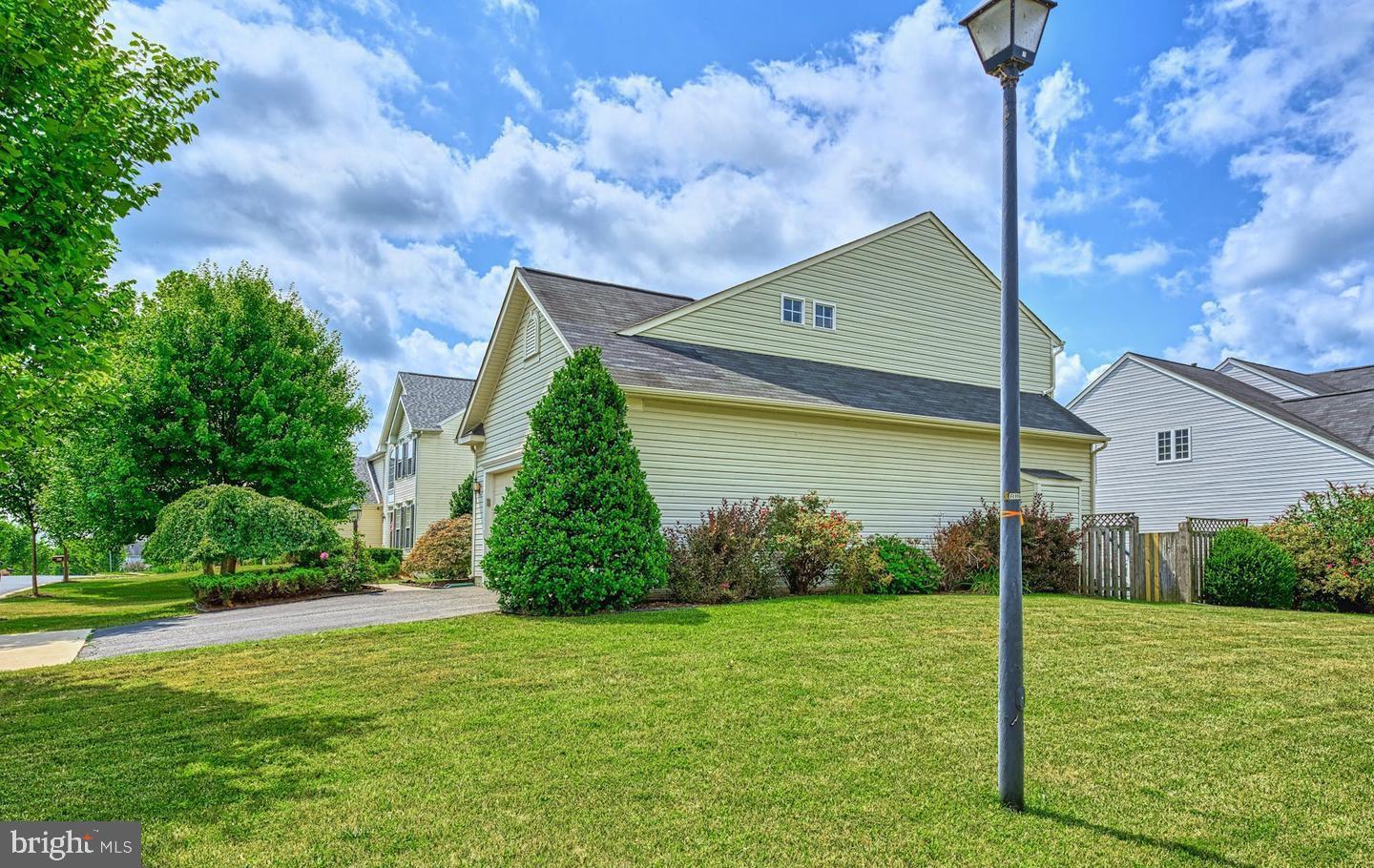 NEW TOWN MEADOWS - Residential Lease