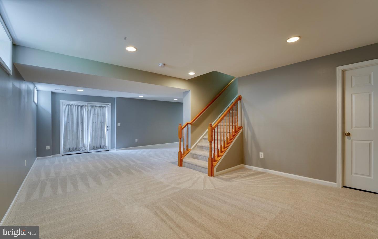 NEW TOWN MEADOWS - Residential Lease