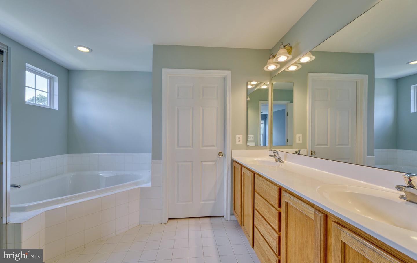 NEW TOWN MEADOWS - Residential Lease