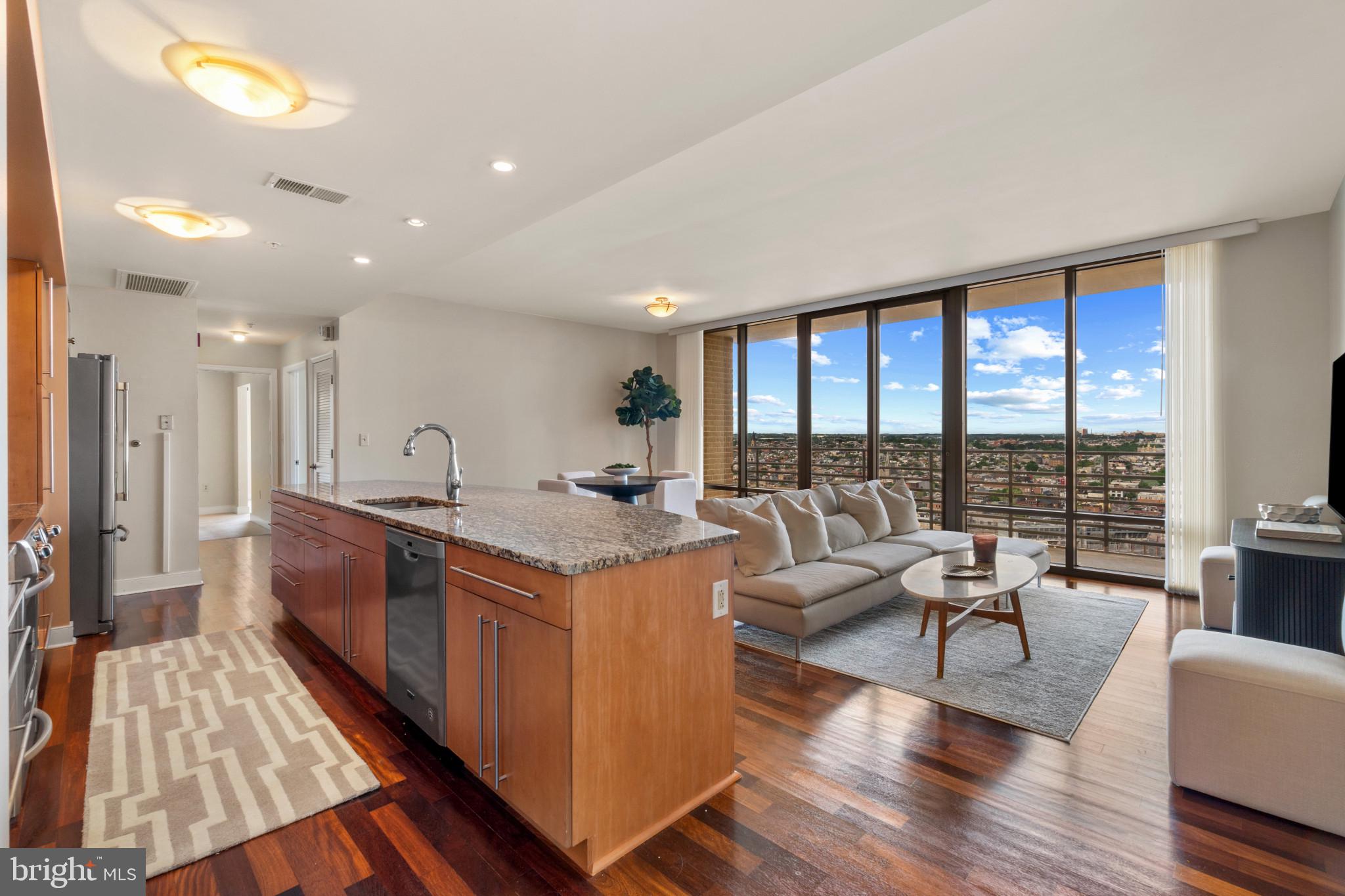 HARBOR EAST - Residential