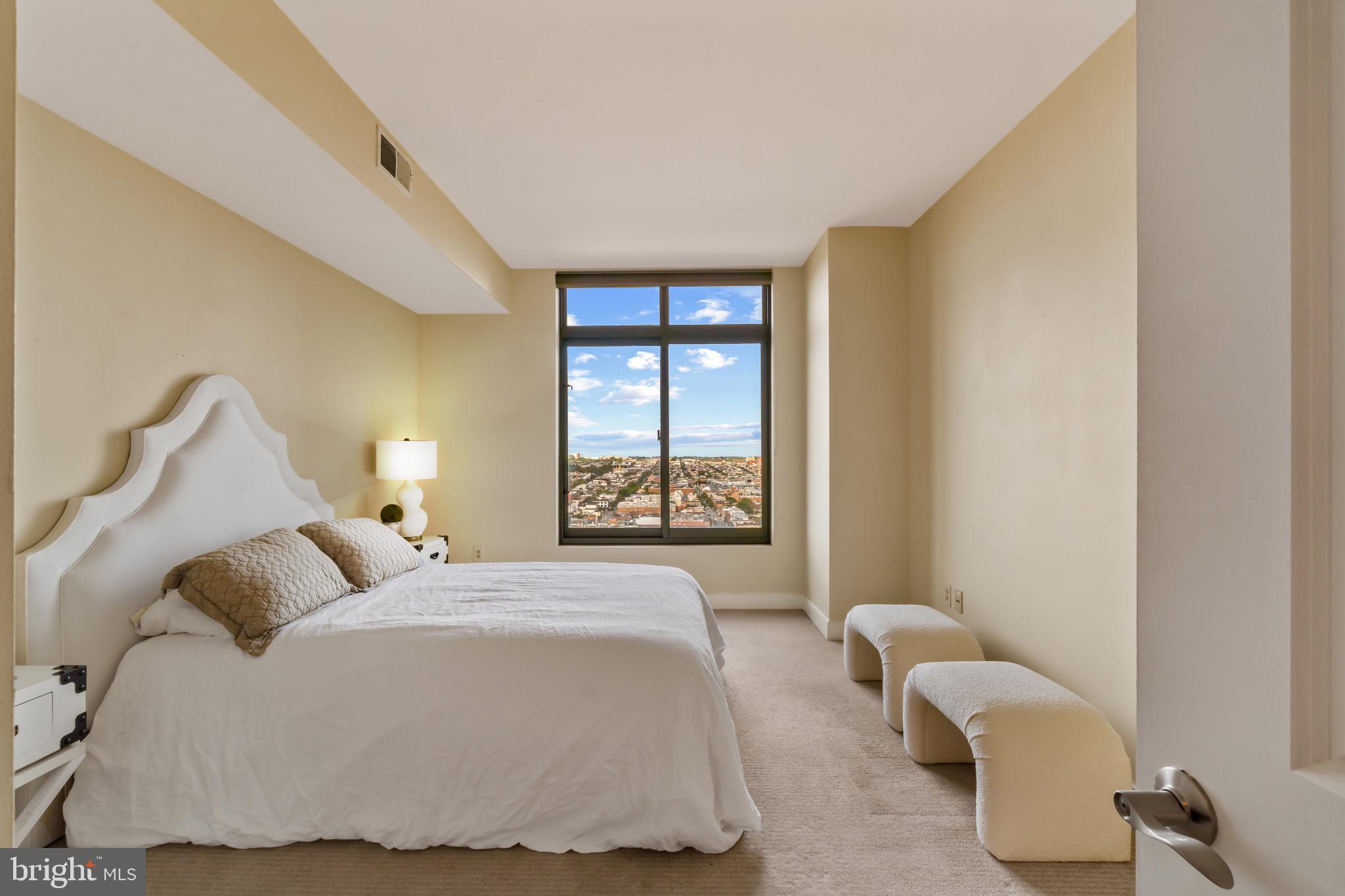 HARBOR EAST - Residential