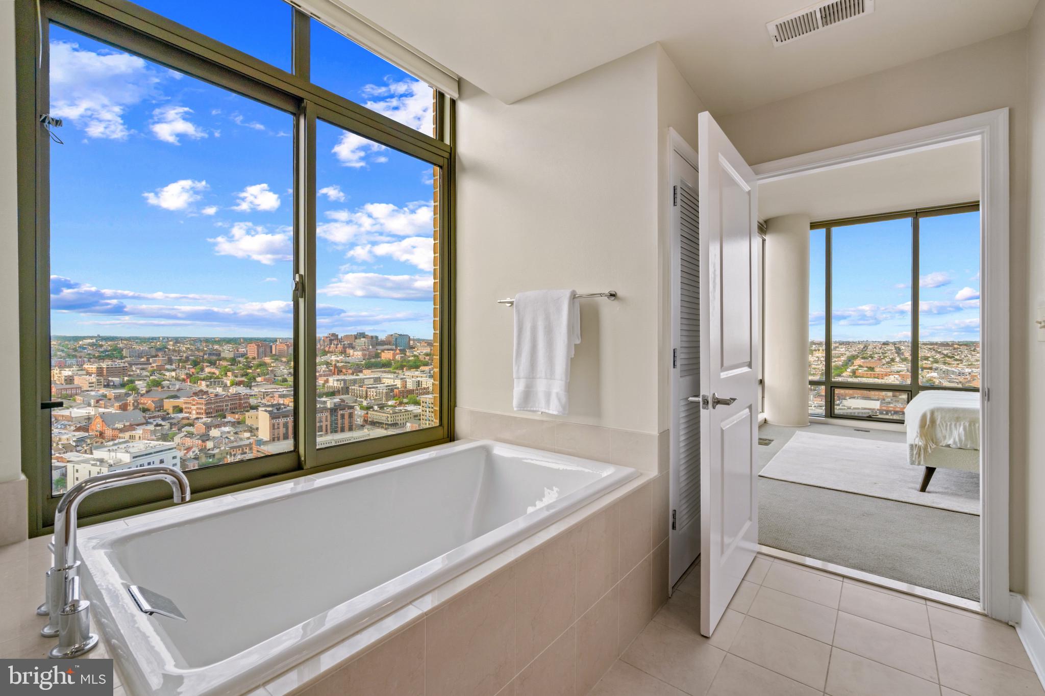 HARBOR EAST - Residential