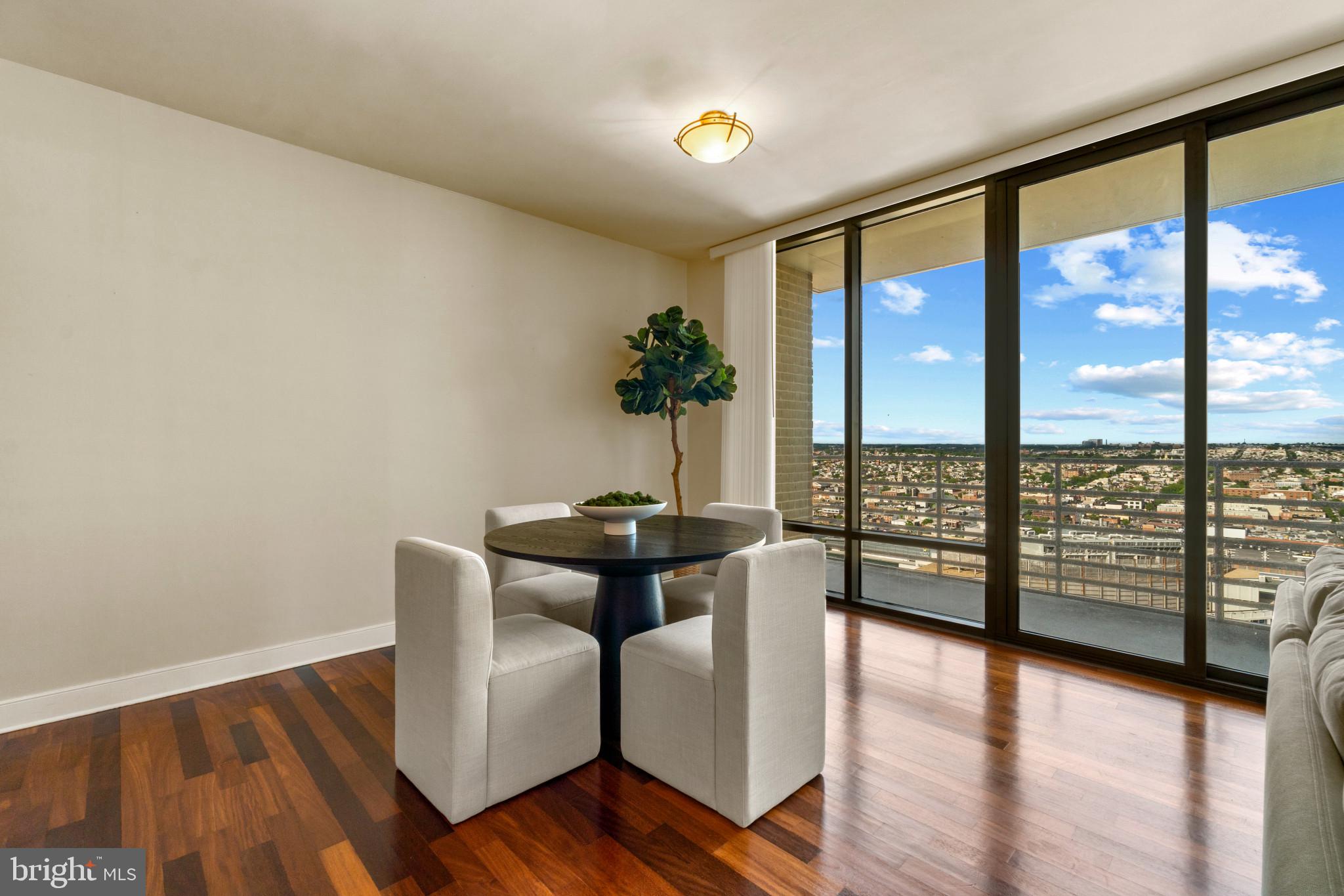 HARBOR EAST - Residential