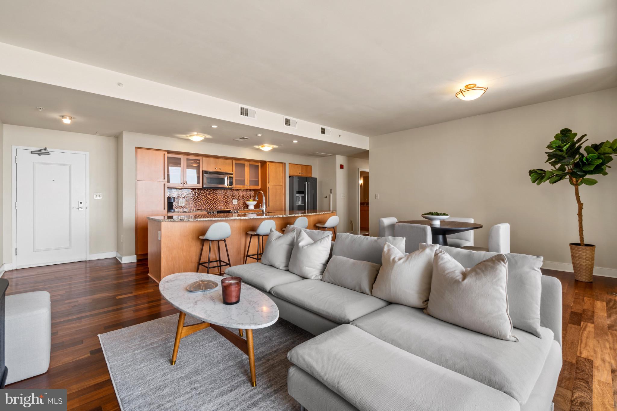 HARBOR EAST - Residential