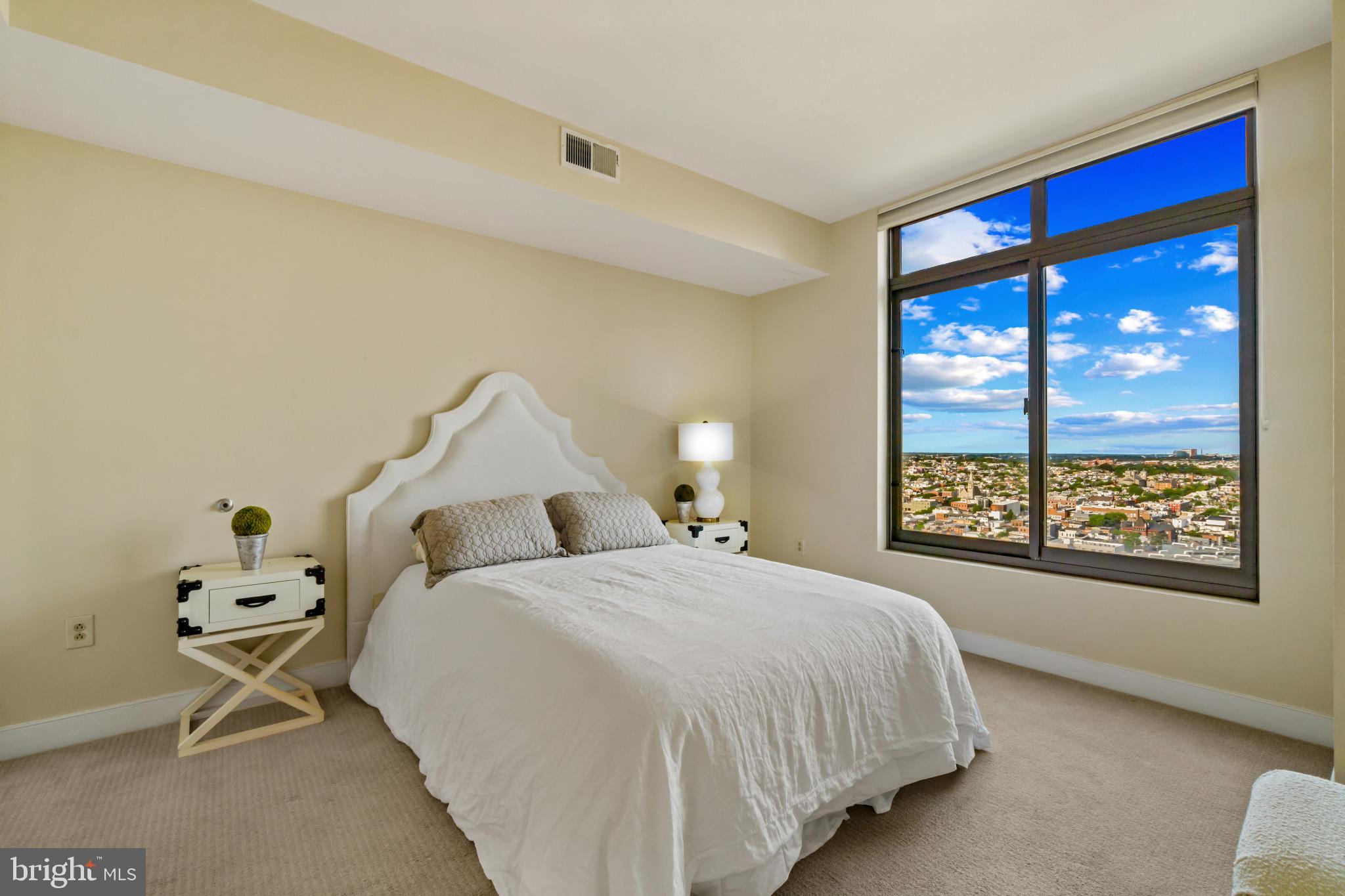 HARBOR EAST - Residential