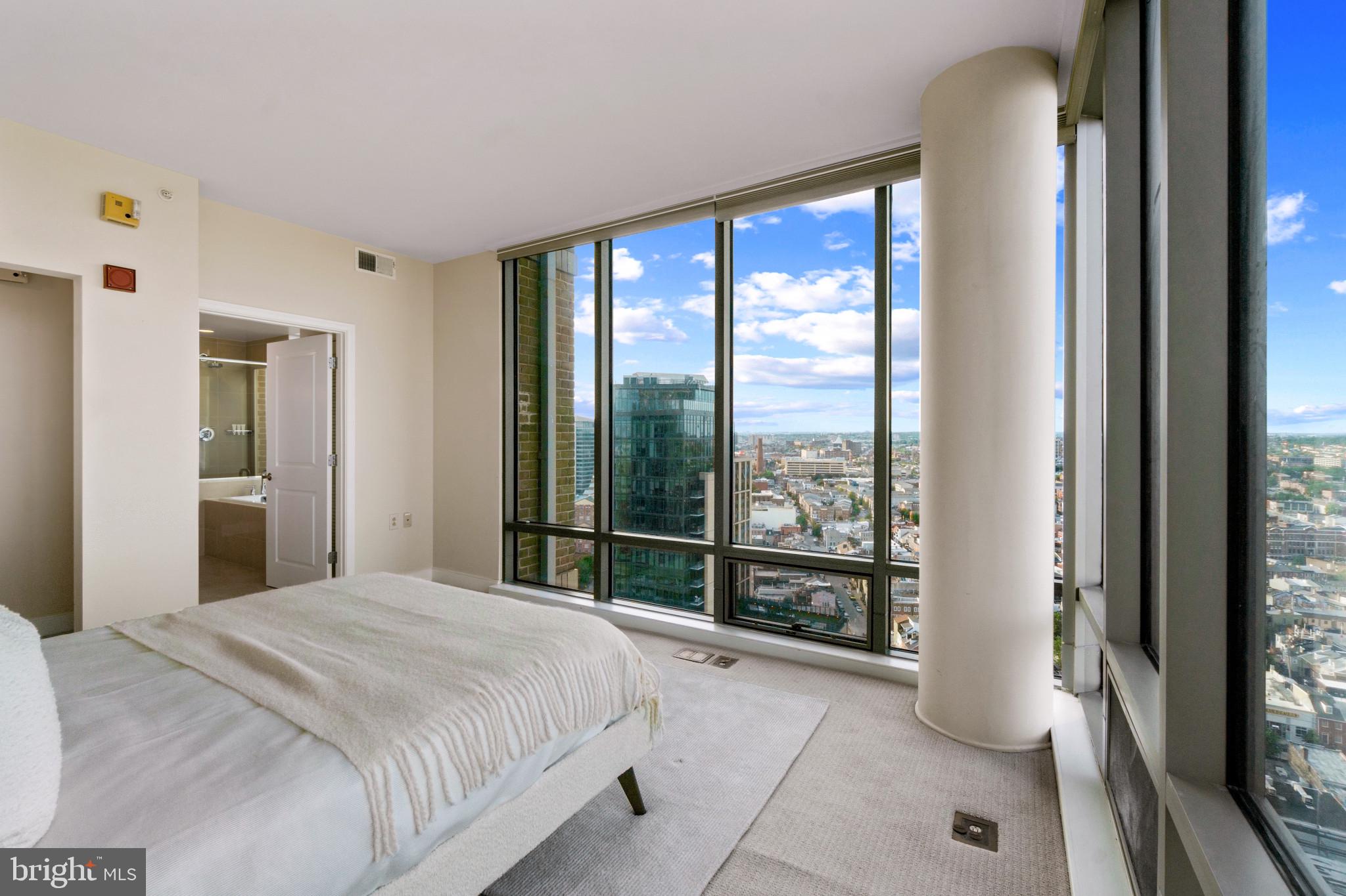 HARBOR EAST - Residential