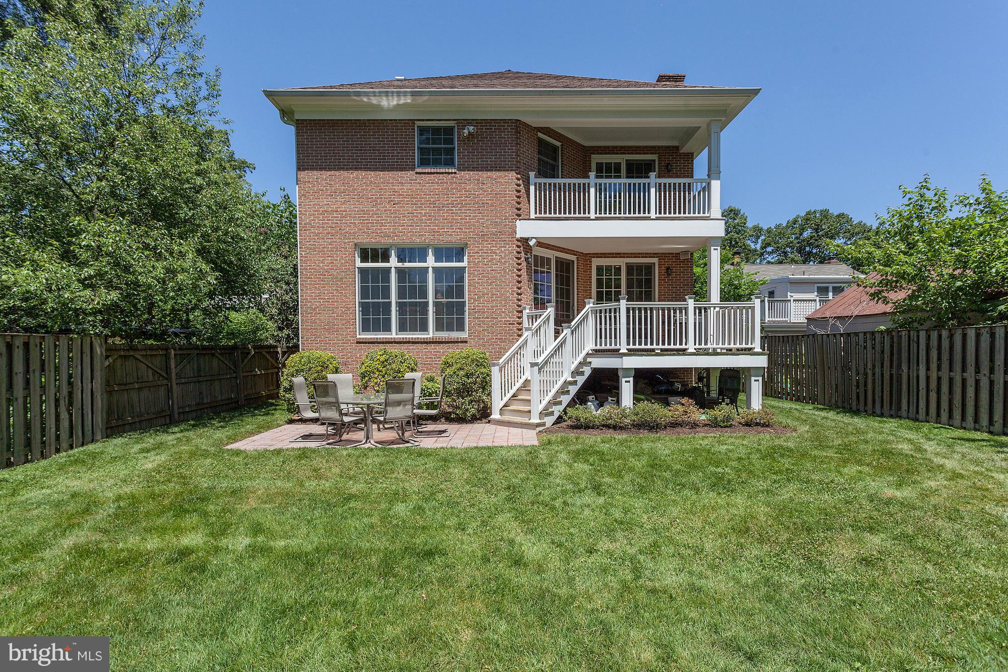 NORTH BARCROFT - Residential