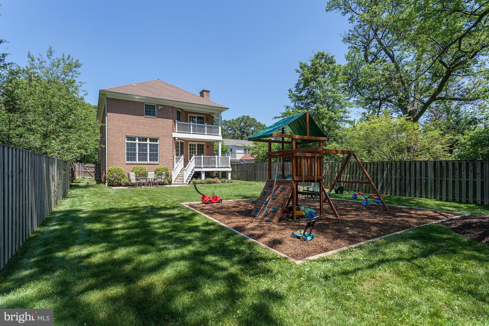 NORTH BARCROFT - Residential