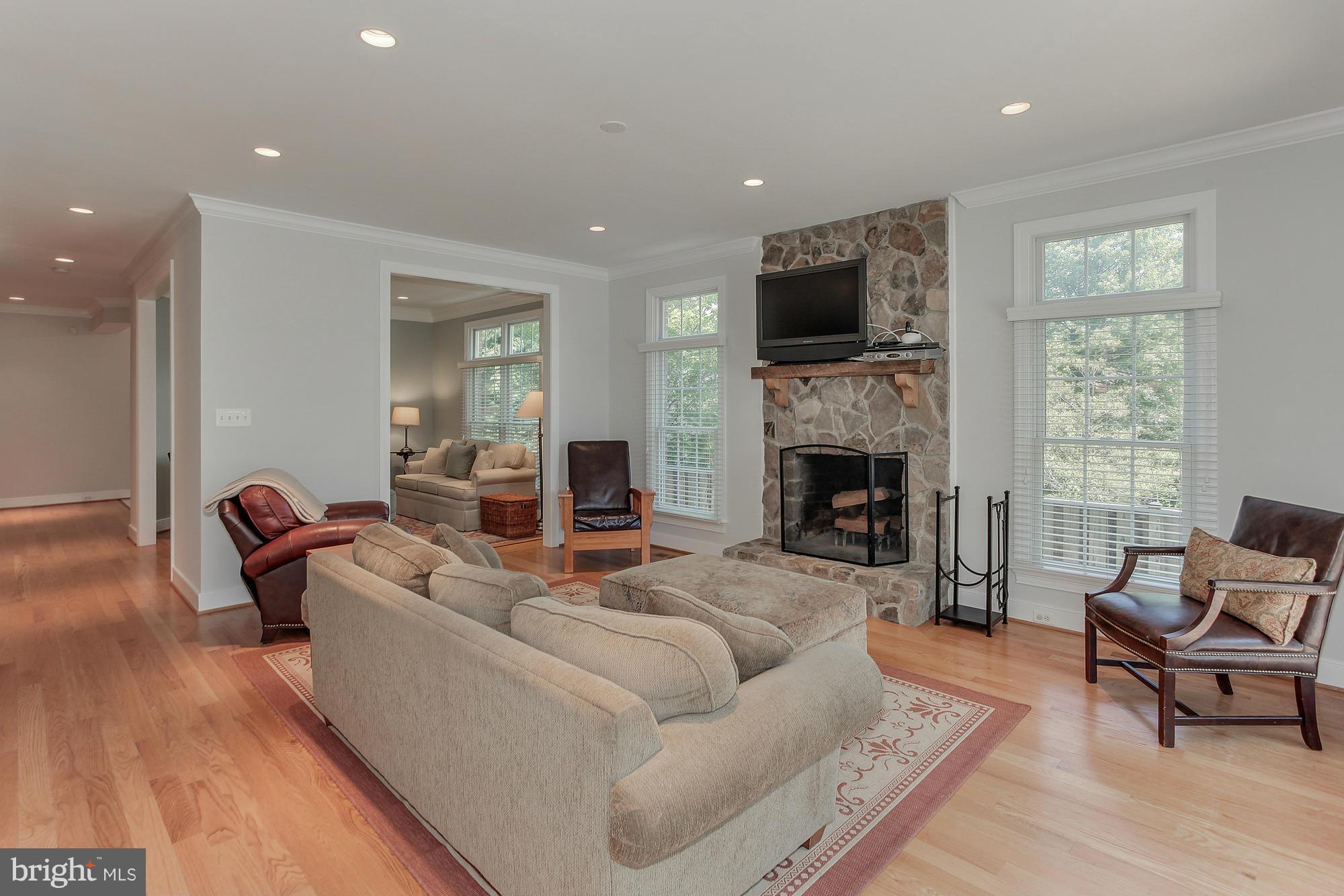 NORTH BARCROFT - Residential