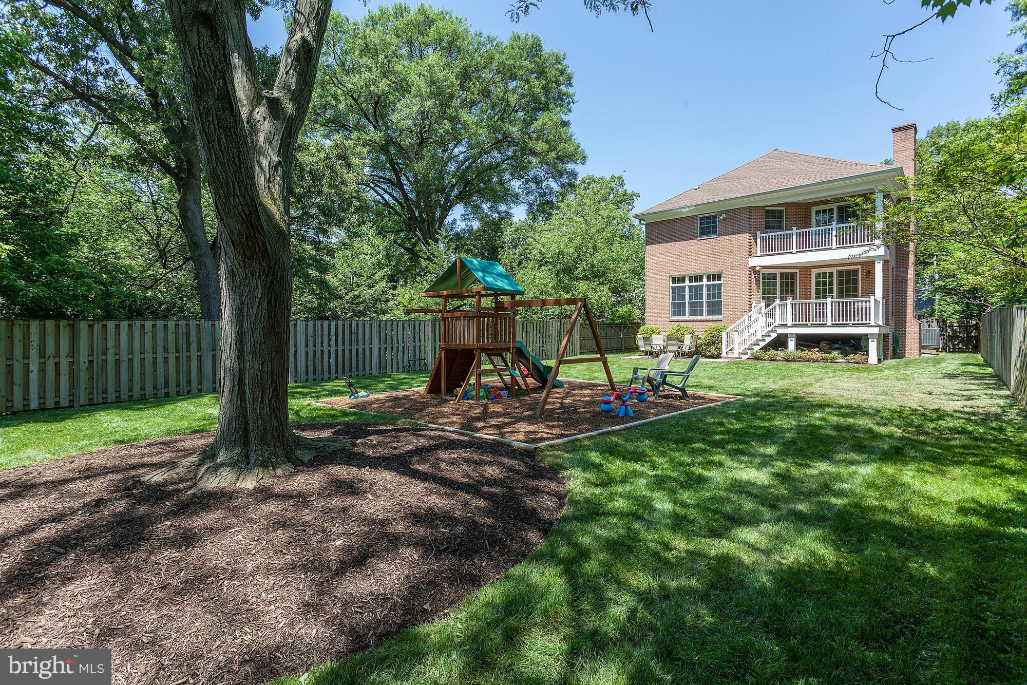 NORTH BARCROFT - Residential