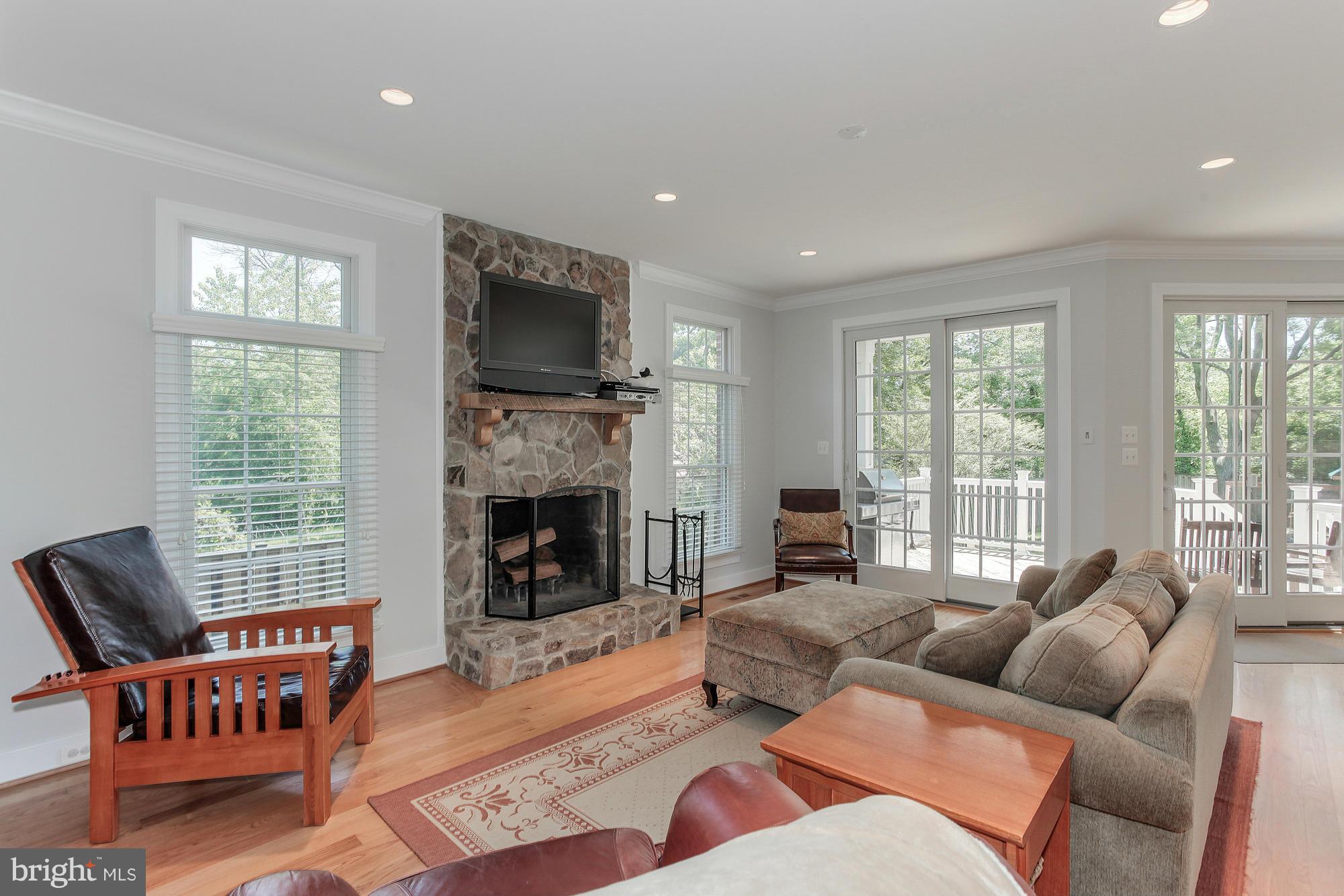 NORTH BARCROFT - Residential