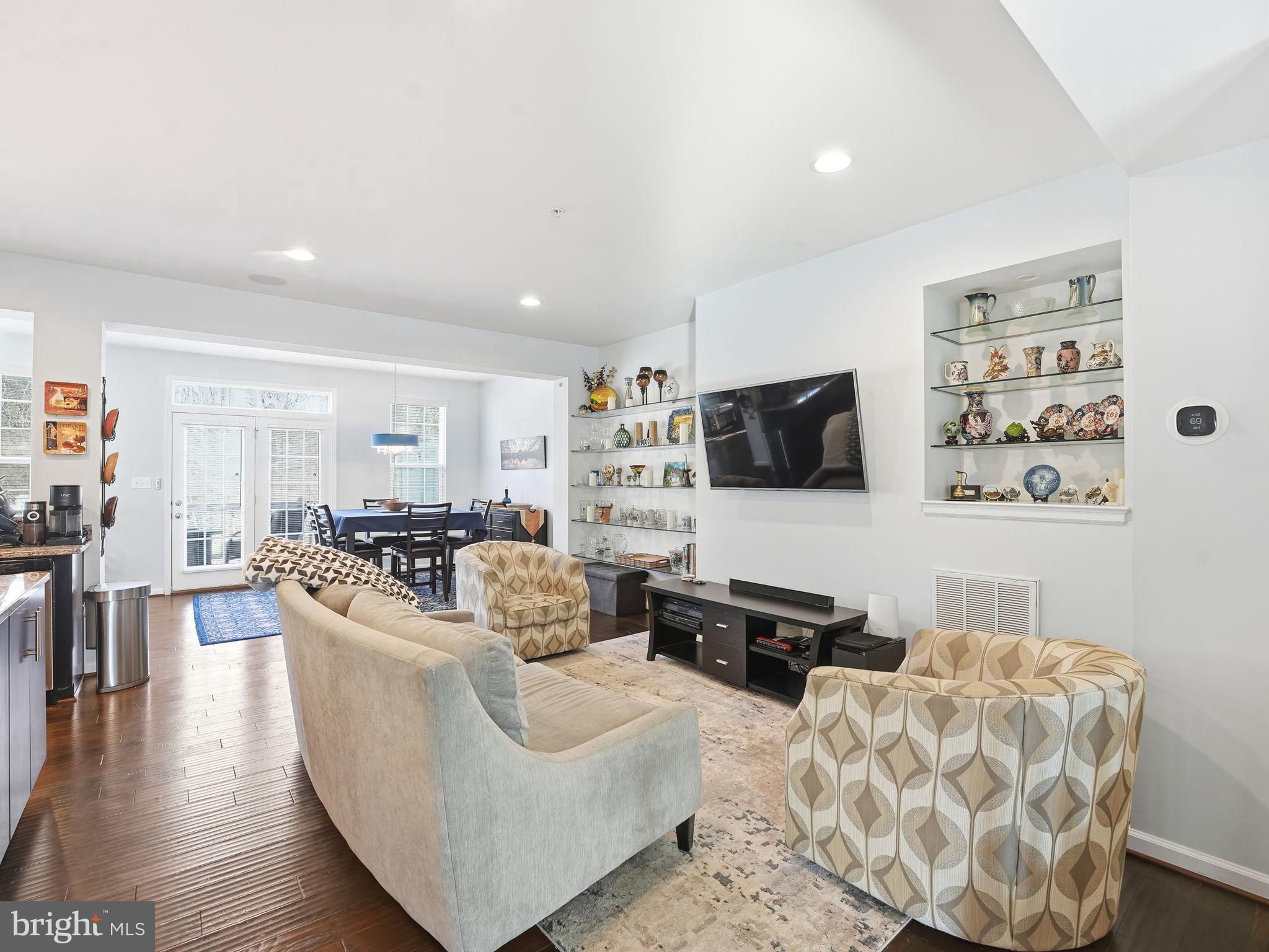 2538 BALDWIN CRESCENT NE