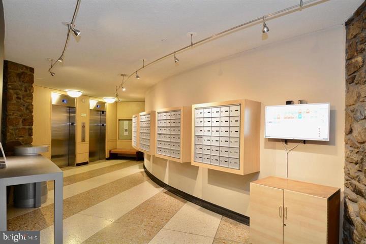 THE RIVIERA OF CHEVY CHASE - Residential Lease