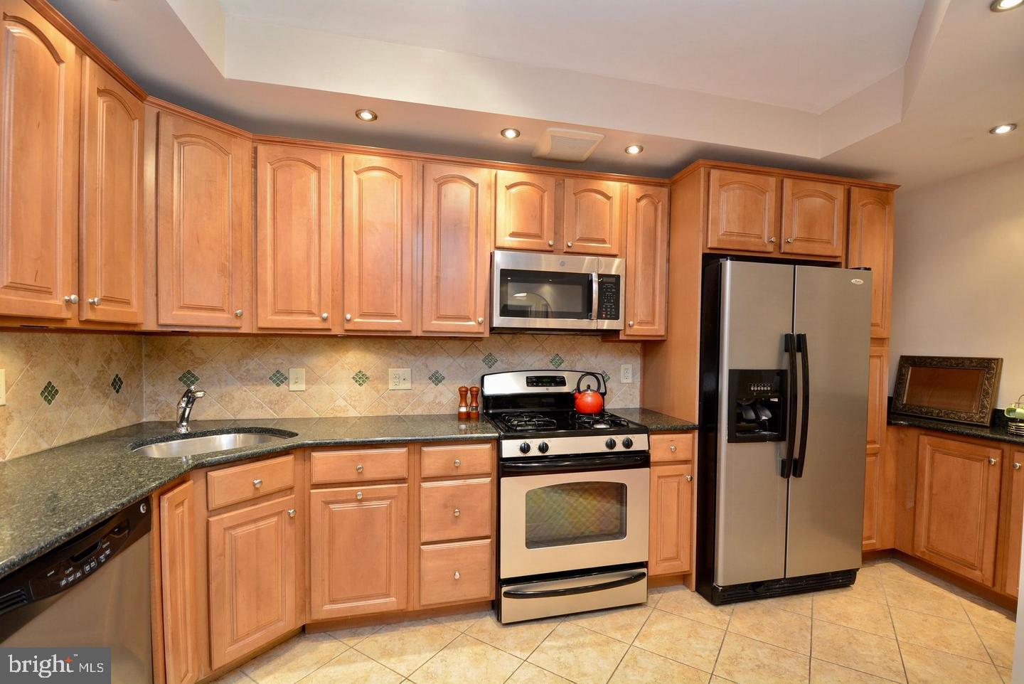 THE RIVIERA OF CHEVY CHASE - Residential Lease