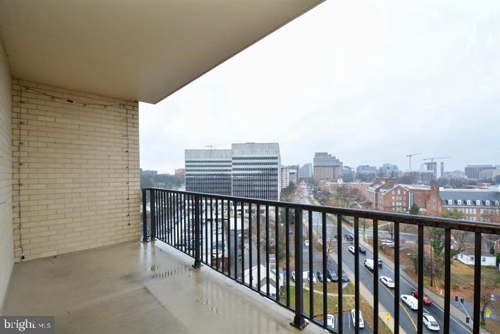 THE RIVIERA OF CHEVY CHASE - Residential Lease