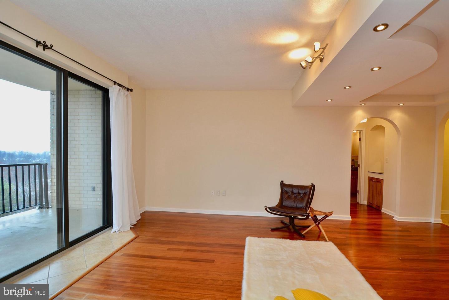 THE RIVIERA OF CHEVY CHASE - Residential Lease