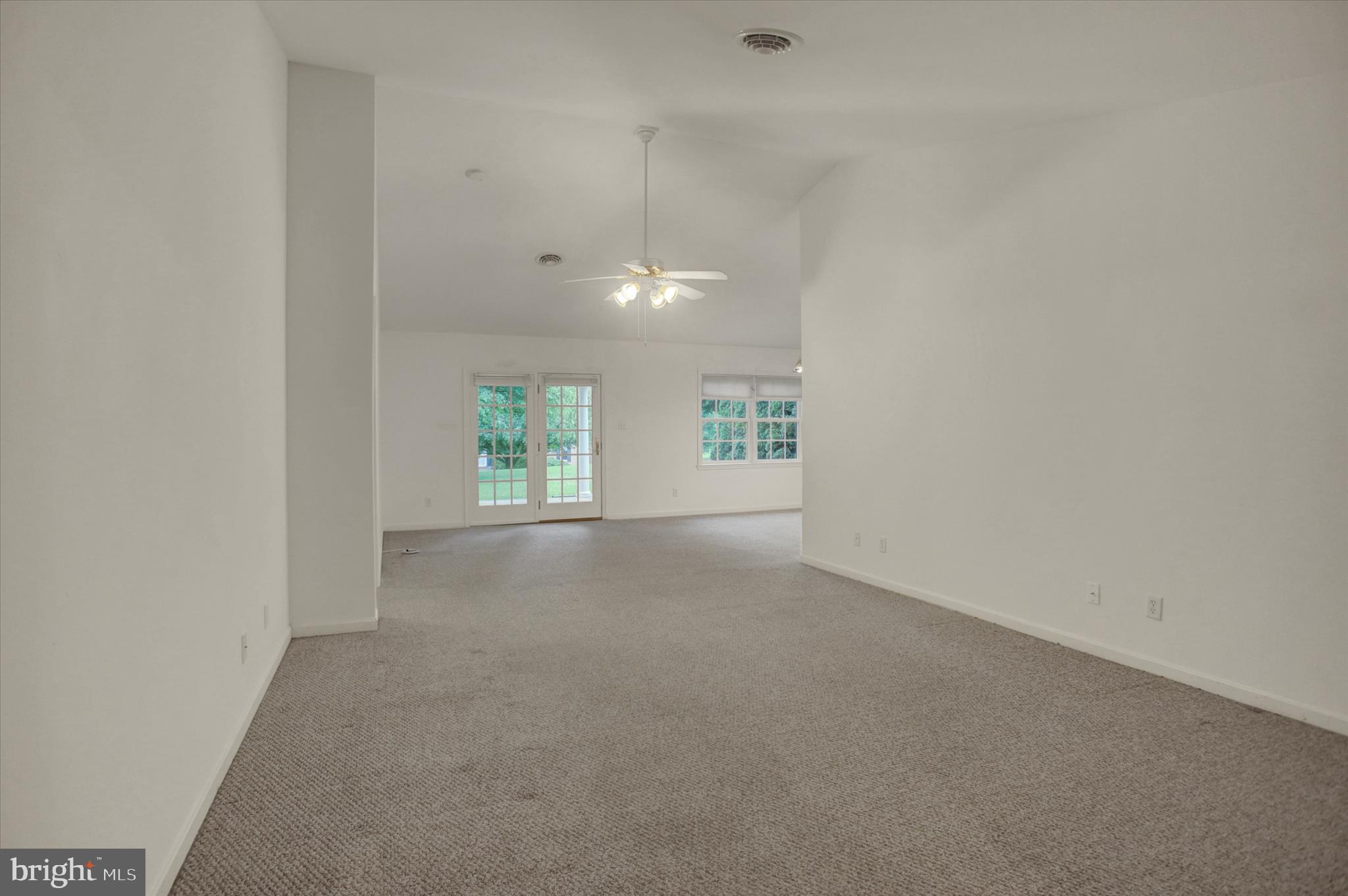 MOSS SPRING ESTATES - Residential