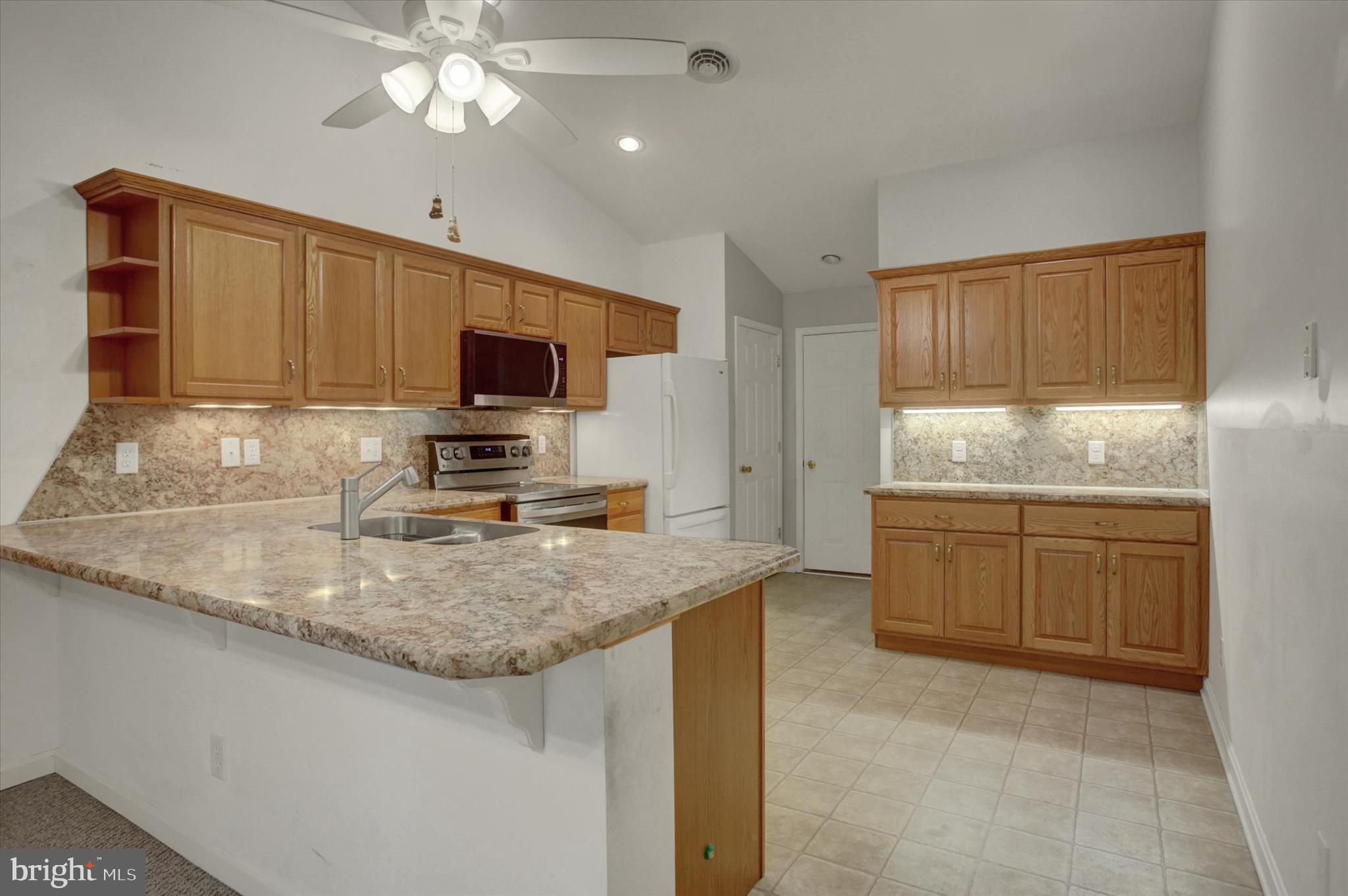 MOSS SPRING ESTATES - Residential
