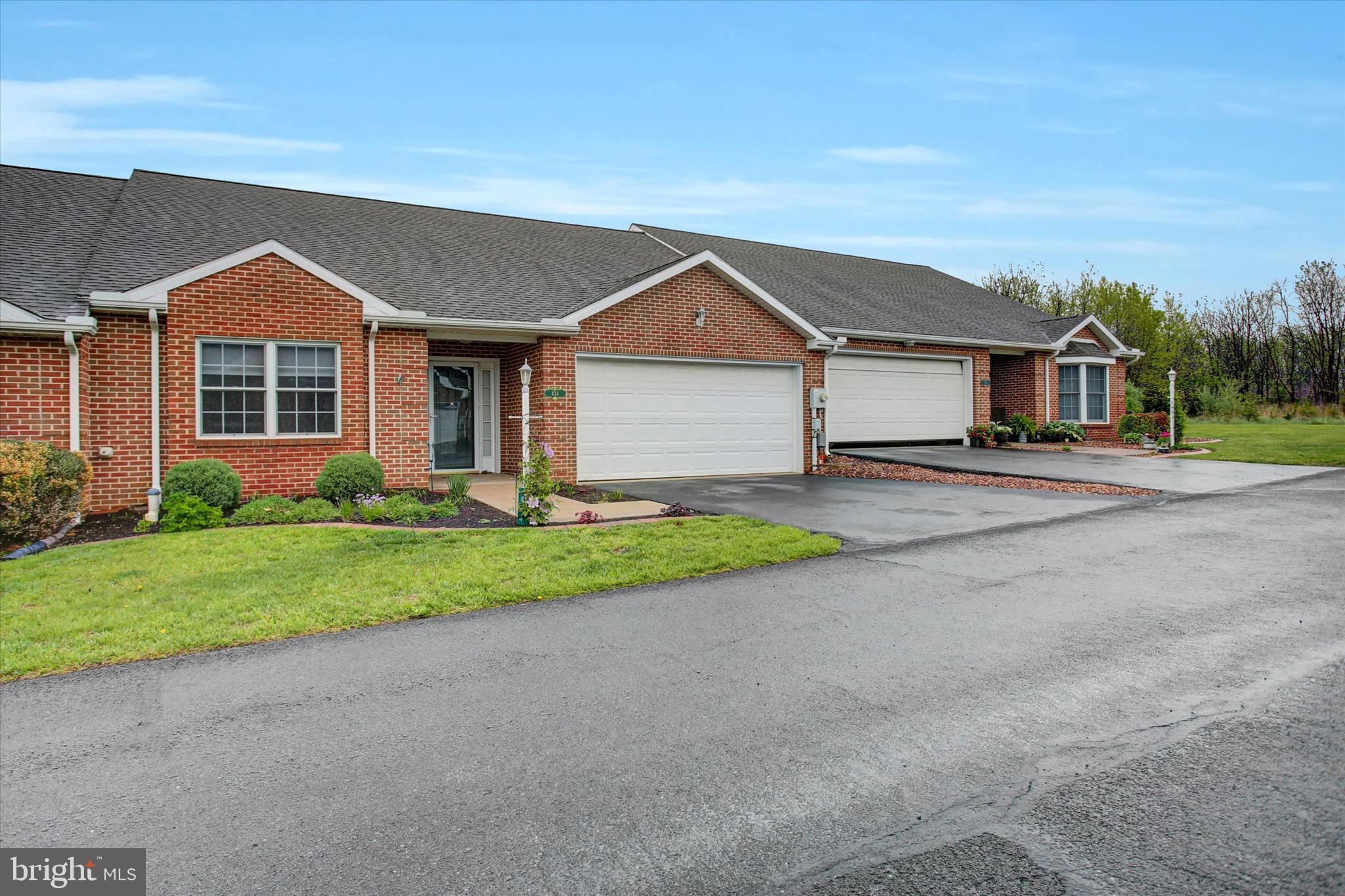 MOSS SPRING ESTATES - Residential