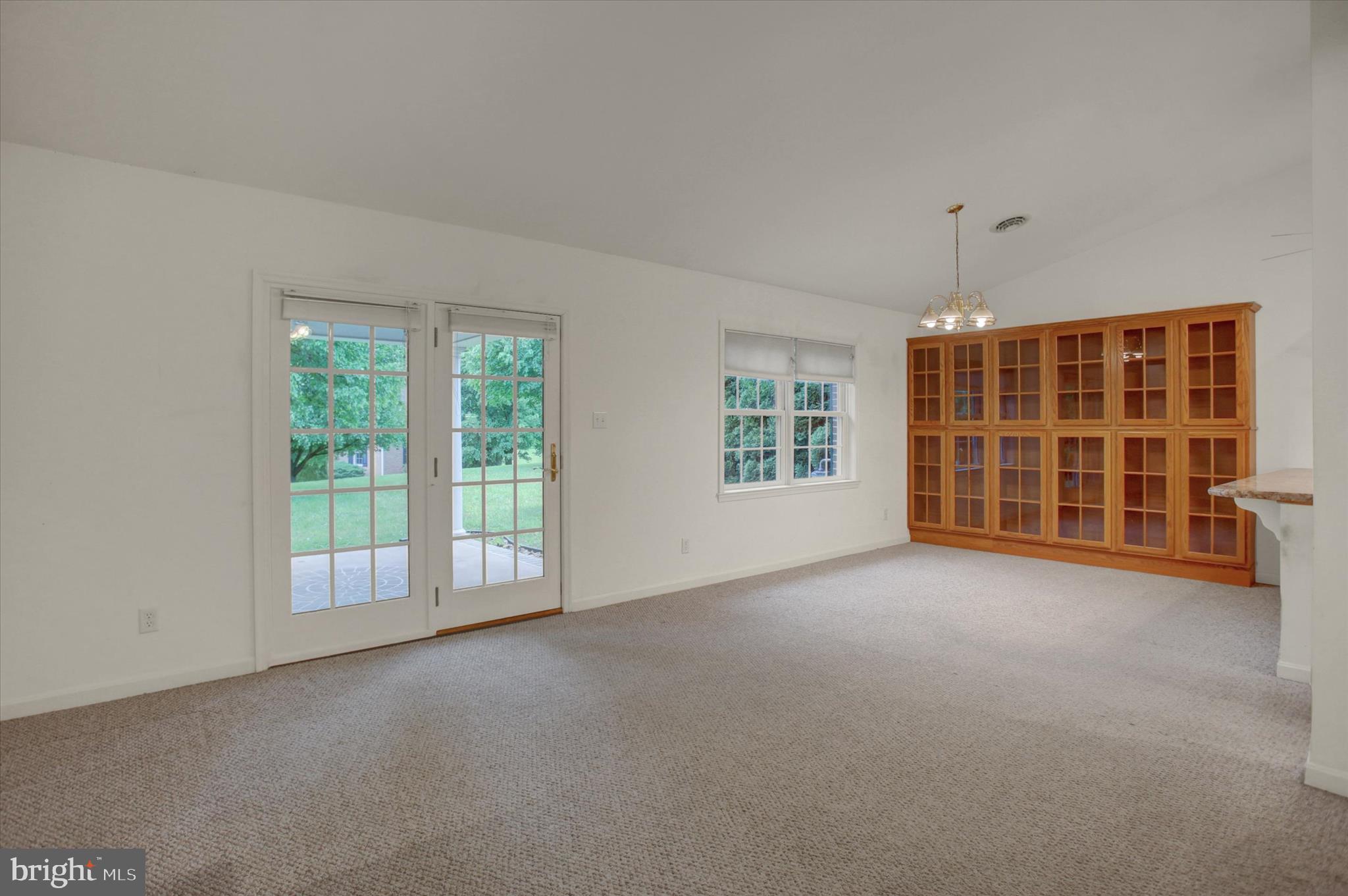 MOSS SPRING ESTATES - Residential