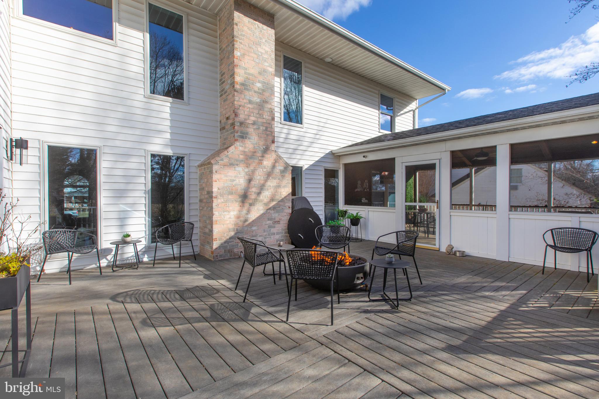 HAMPTON RIDGE - Residential