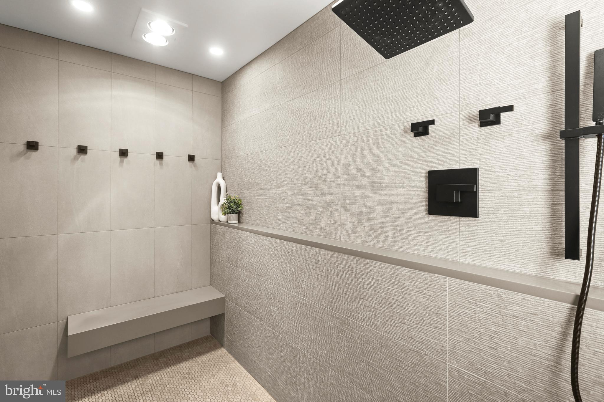 HAMPTON RIDGE - Residential