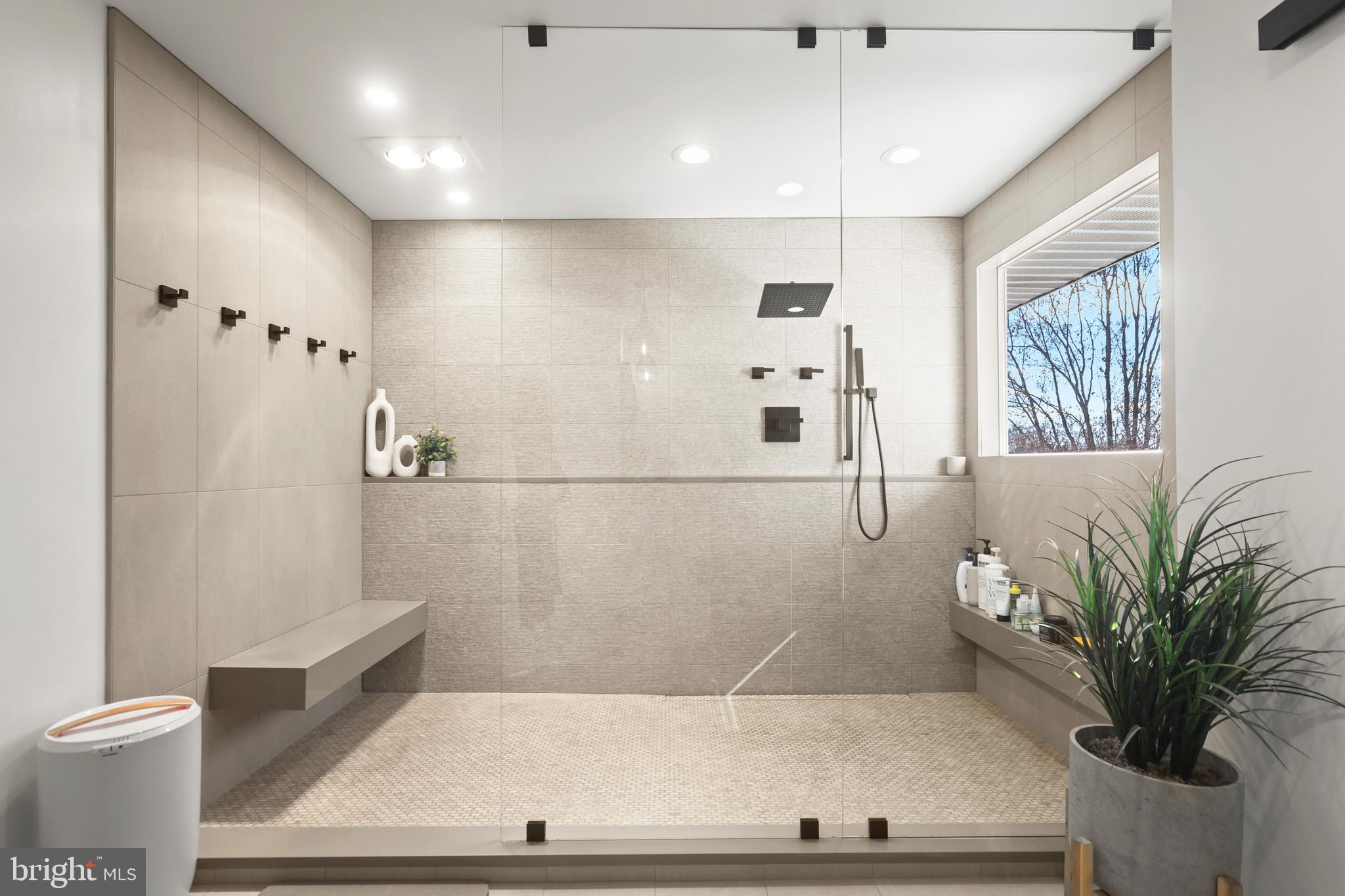 HAMPTON RIDGE - Residential