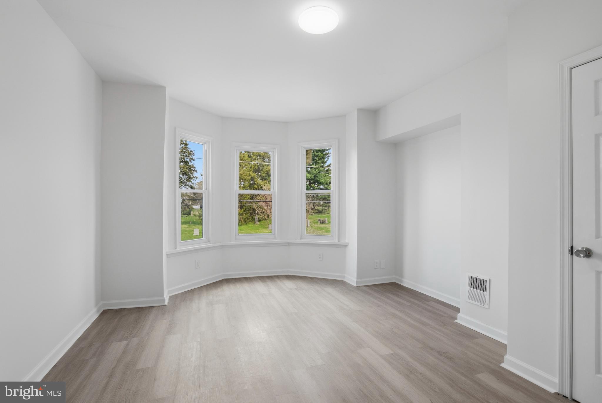 MILL CREEK - Residential