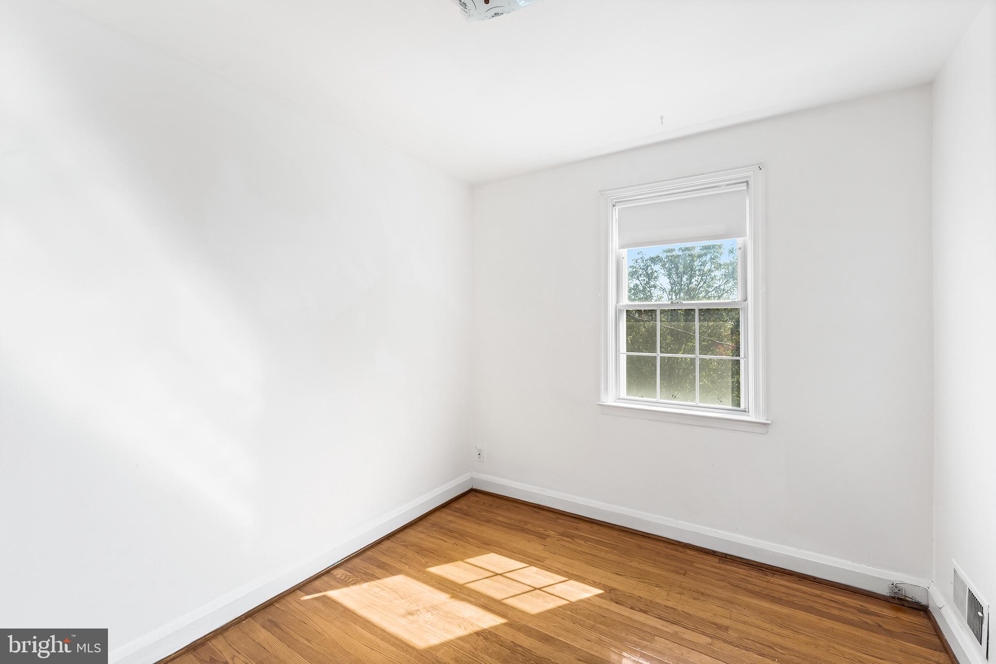 LOCH RAVEN MANOR - Residential