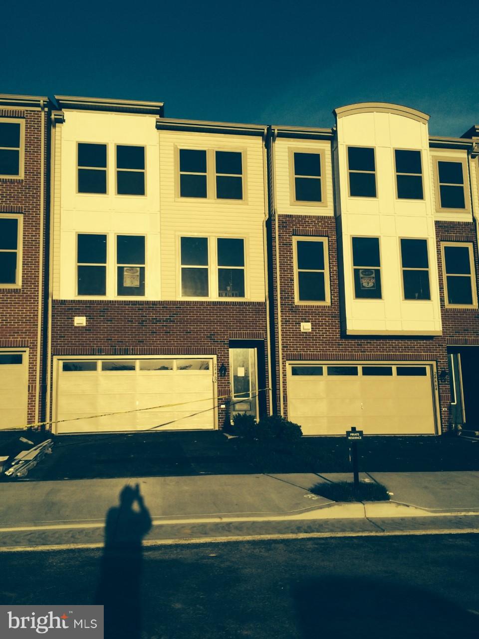 GATEWAY COMMONS - Residential Lease