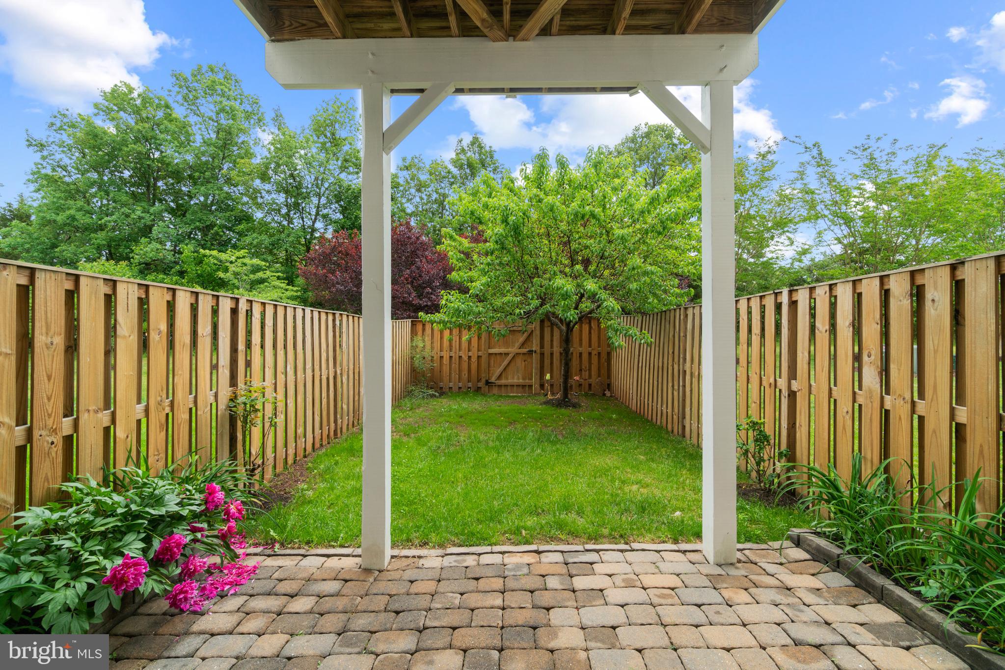 BELMONT COUNTRY CLUB - Residential Lease