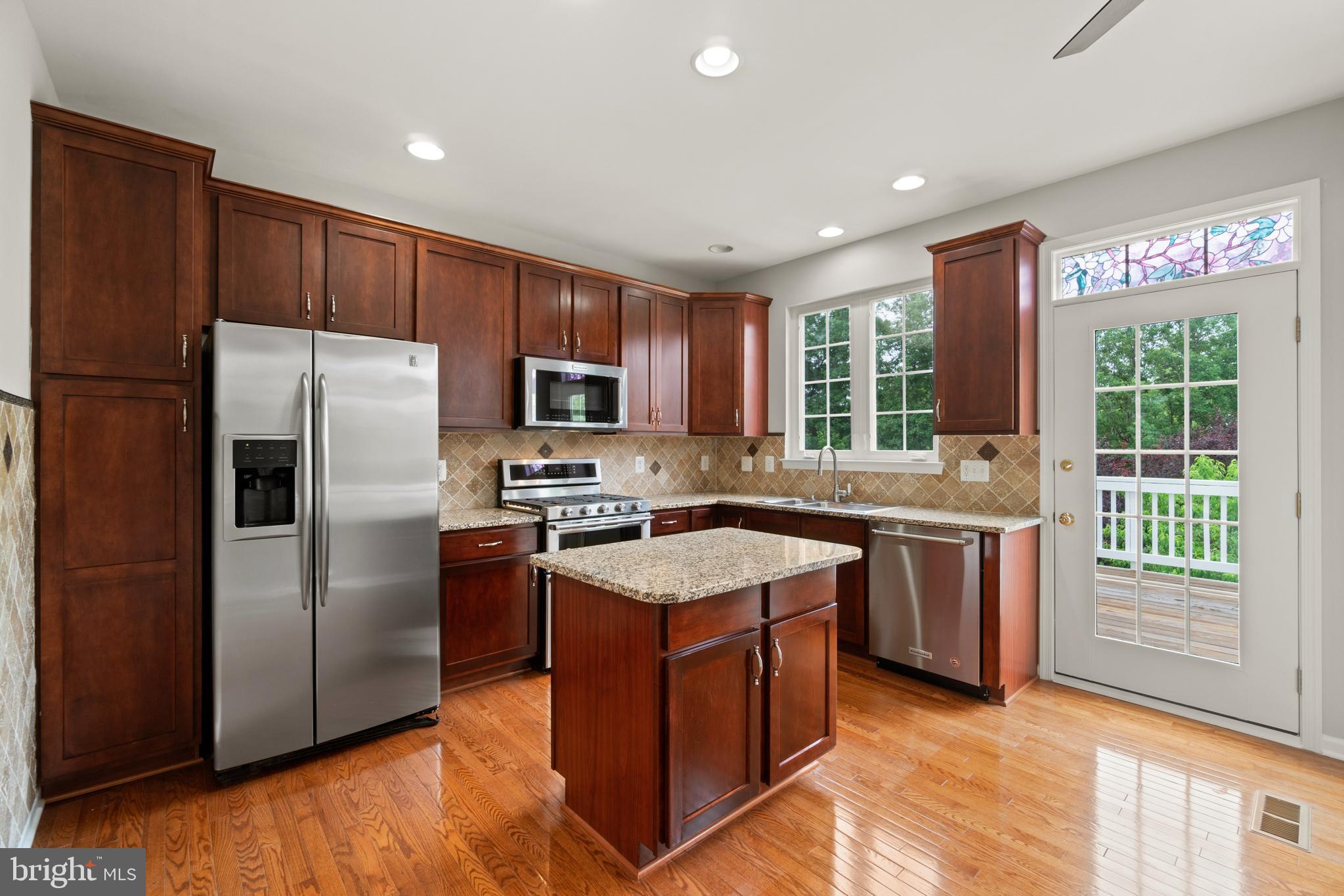 BELMONT COUNTRY CLUB - Residential Lease