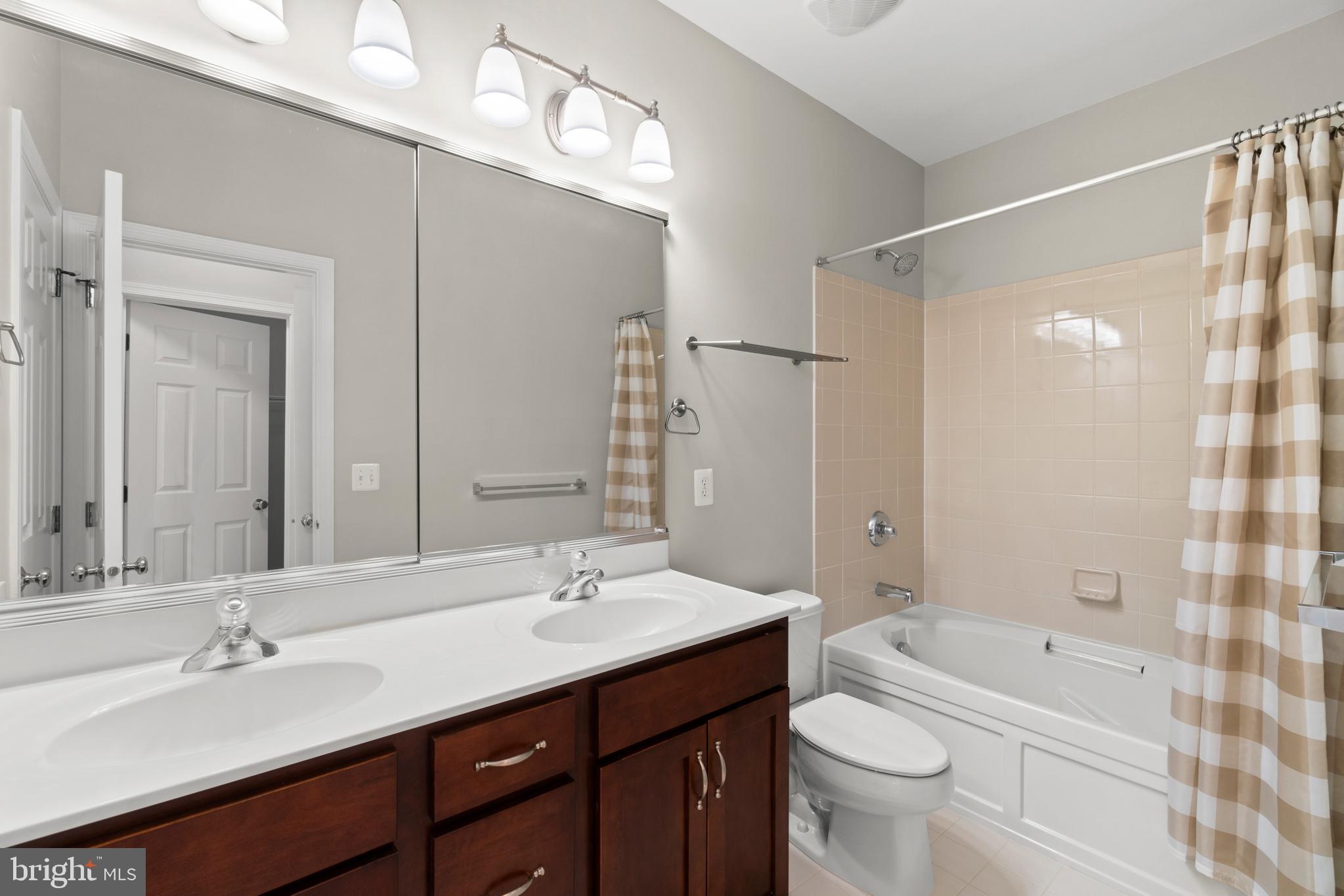 BELMONT COUNTRY CLUB - Residential Lease