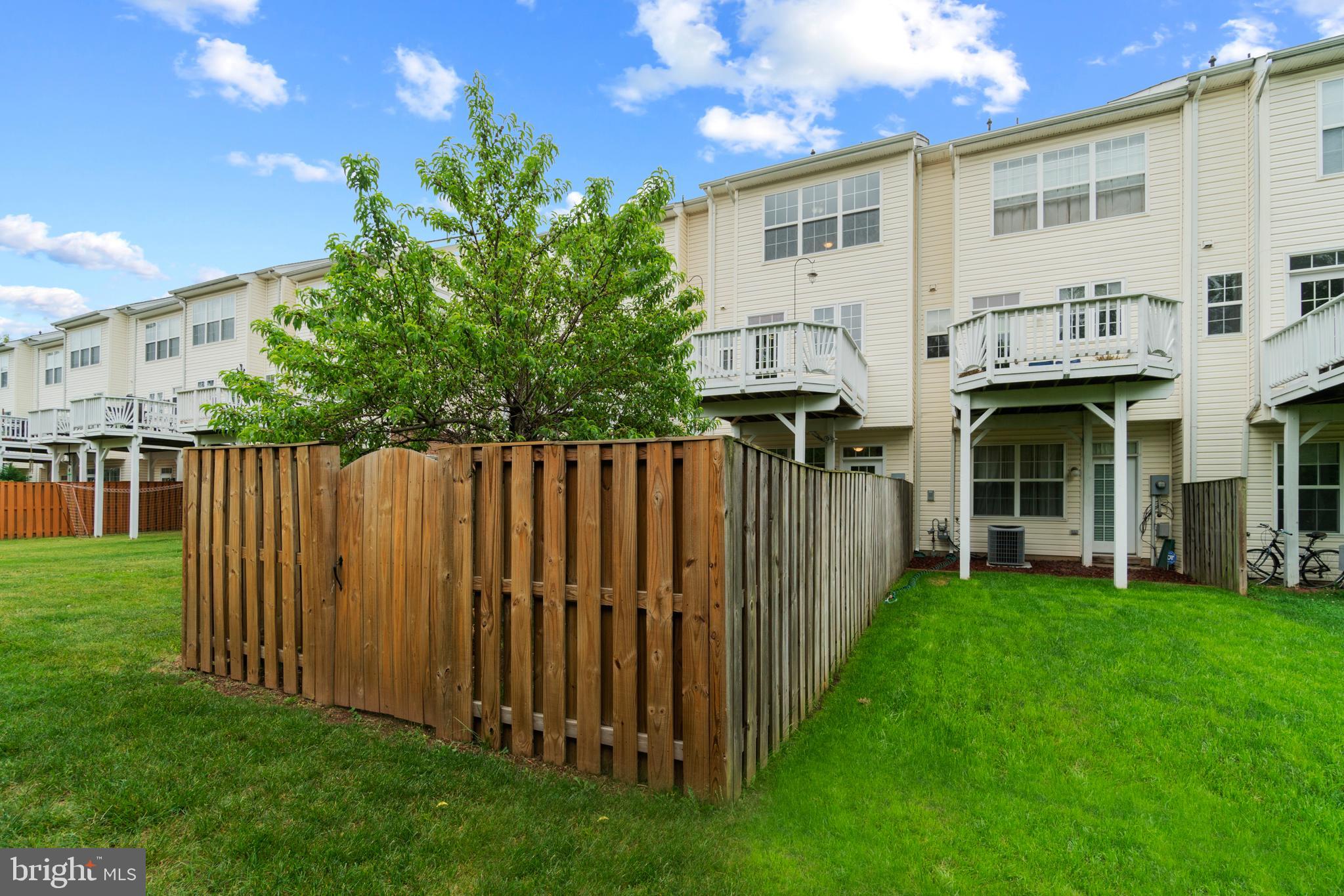 BELMONT COUNTRY CLUB - Residential Lease